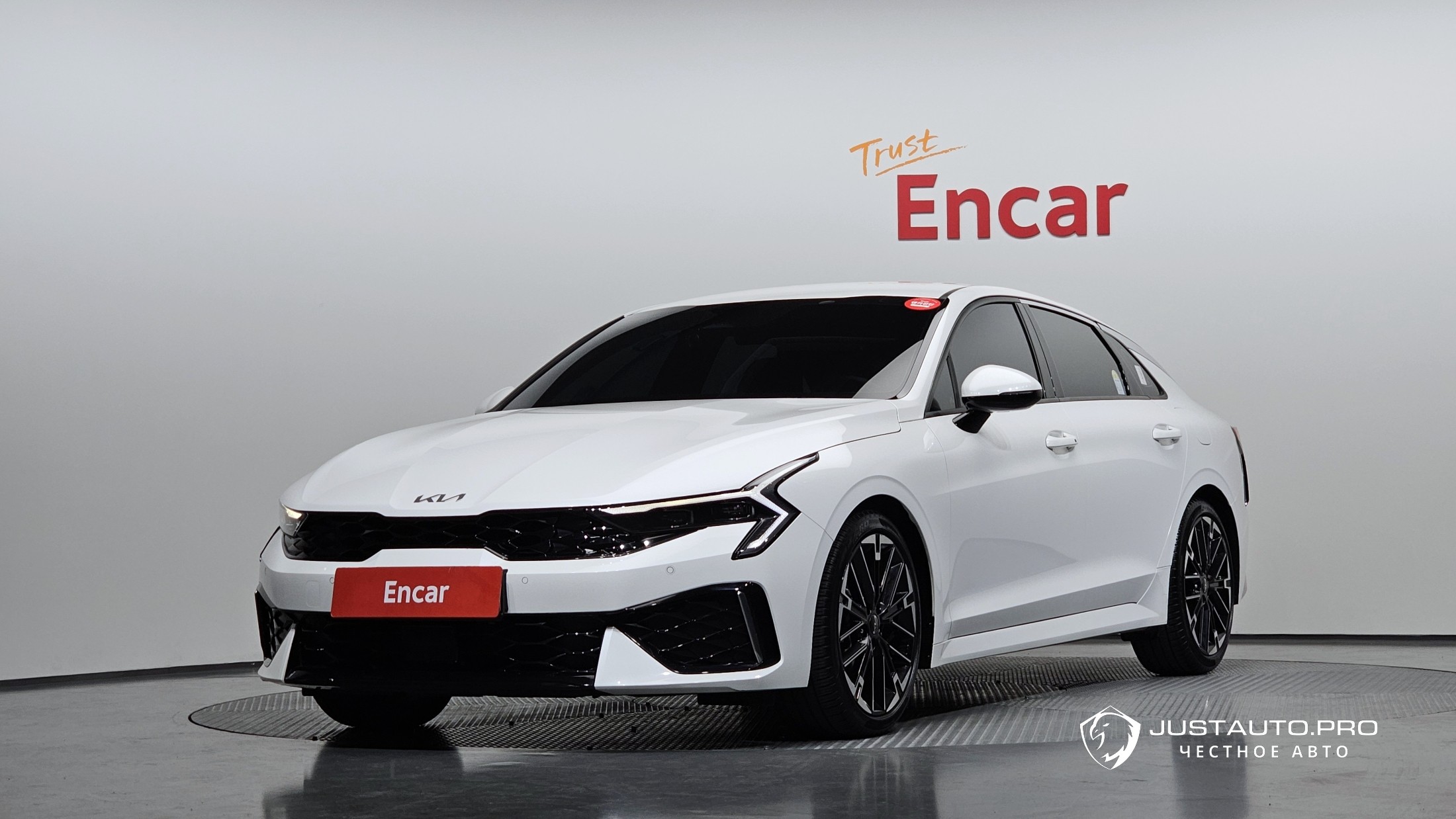 Автомобиль Kia K5