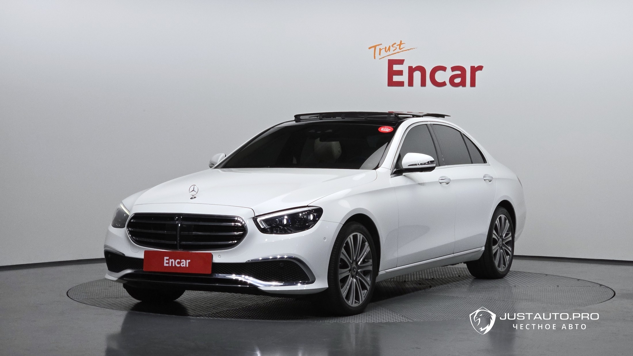 Автомобиль Mercedes-Benz E-Class