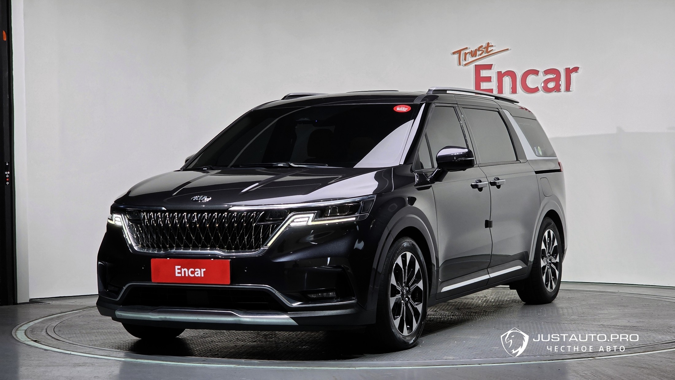 Автомобиль Kia Canival