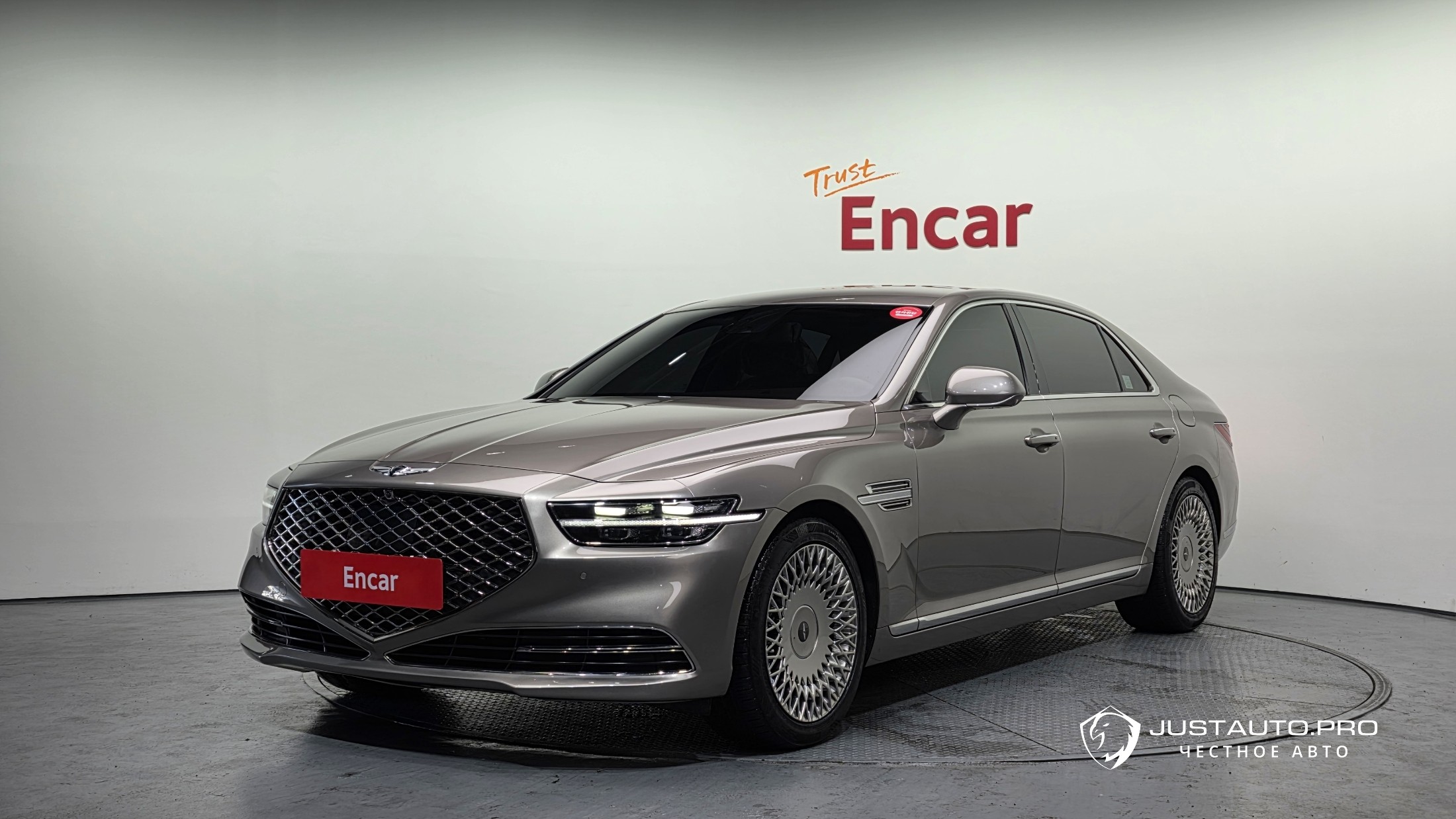 Автомобиль Genesis G90