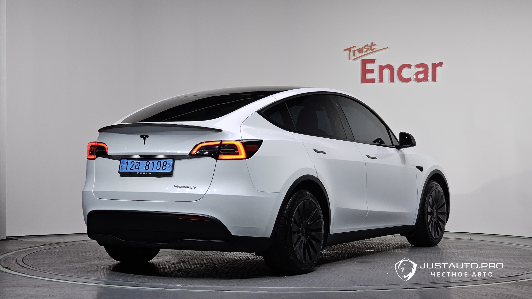 Автомобиль Tesla Model Y