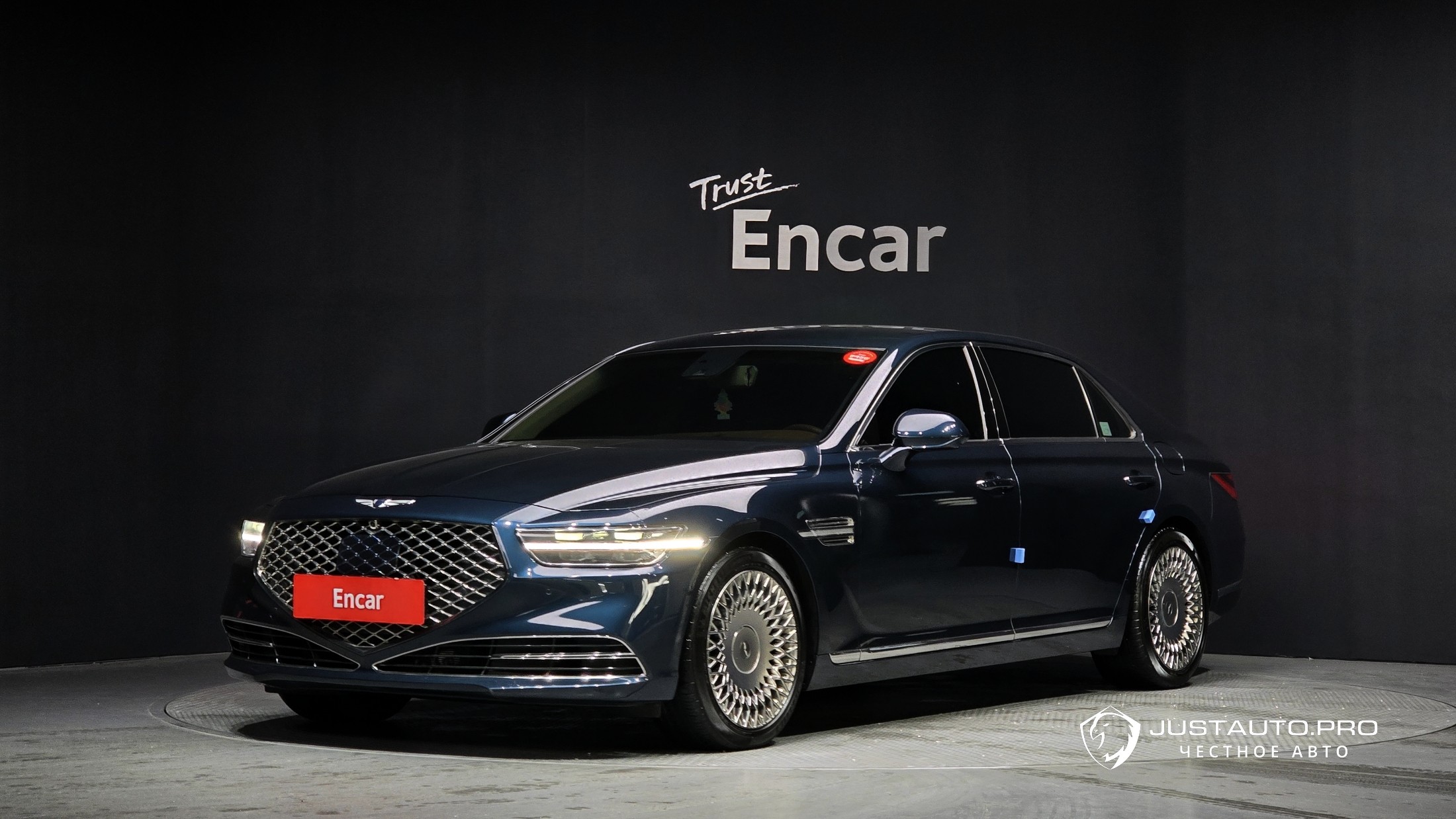 Автомобиль Genesis G90