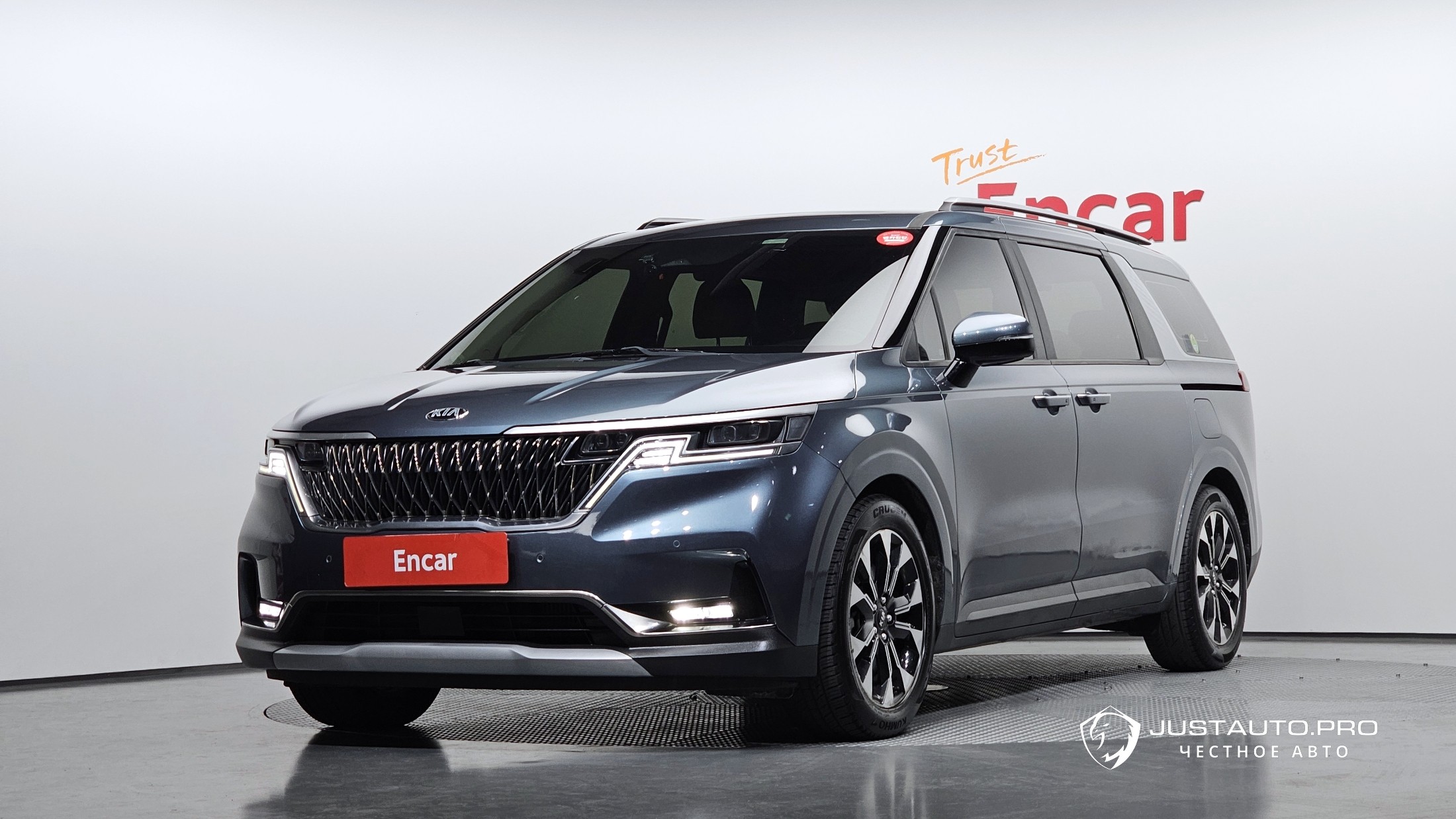 Автомобиль Kia Canival