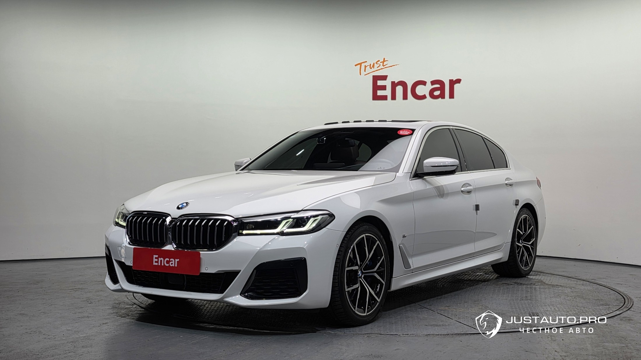 Автомобиль BMW 5-Series