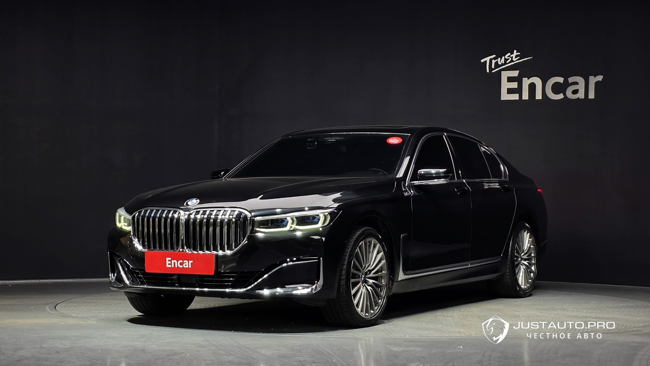 Автомобиль BMW 7-Series