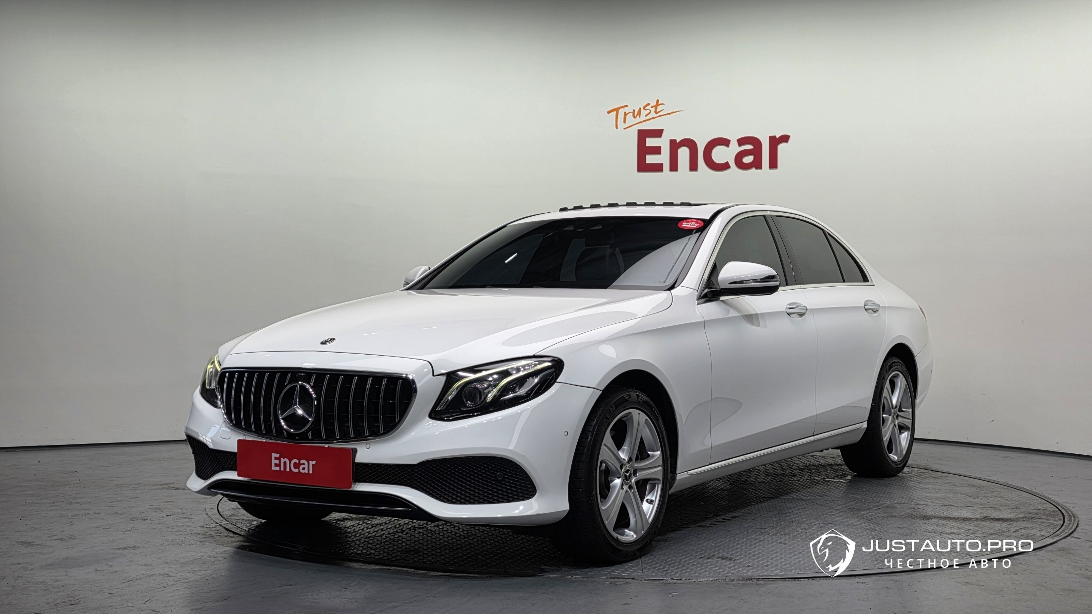 Автомобиль Mercedes-Benz E-Class