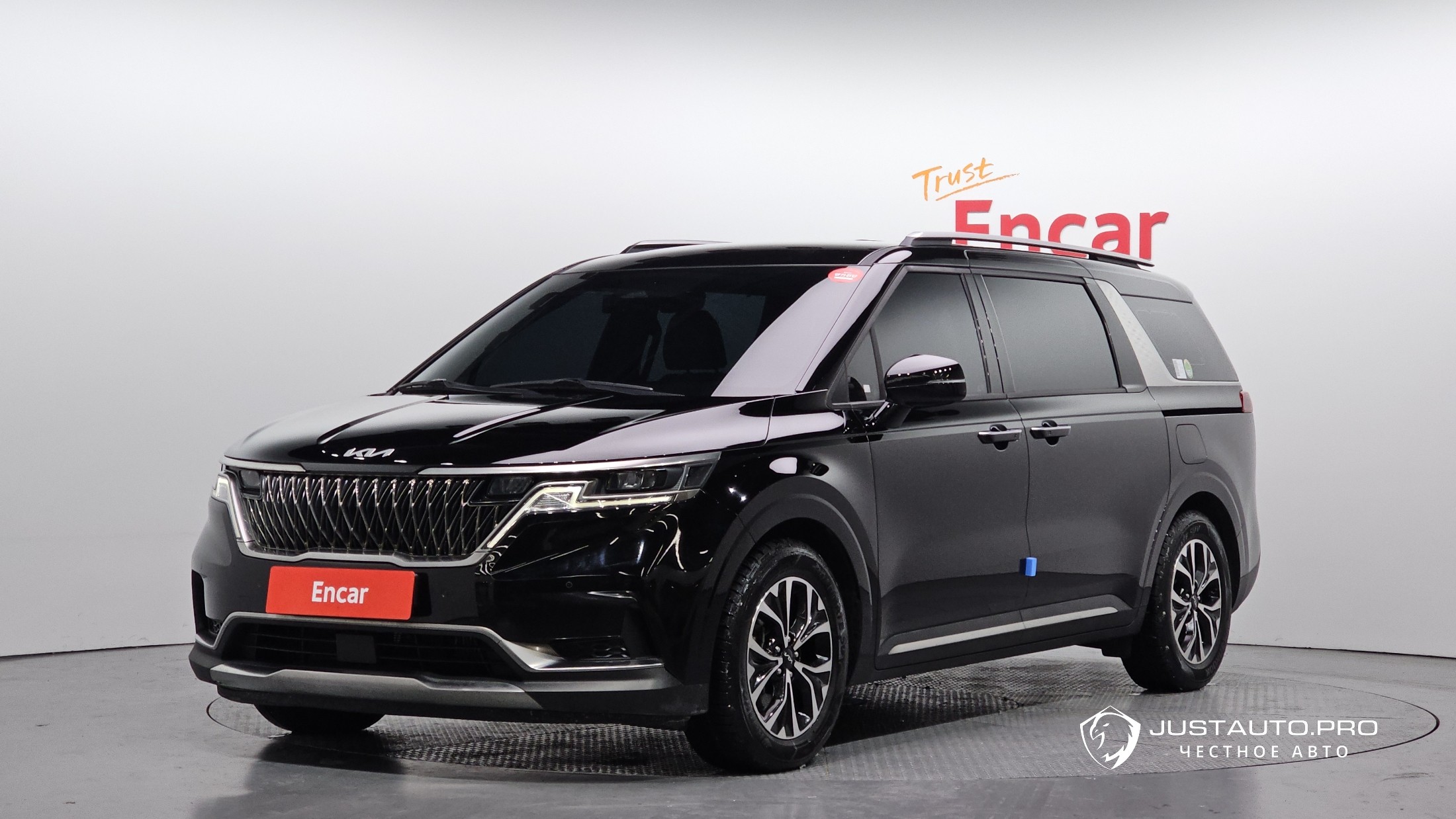 Автомобиль Kia Canival