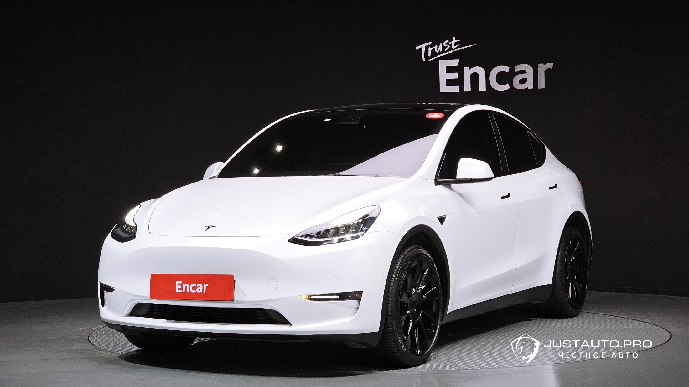 Автомобиль Tesla Model Y
