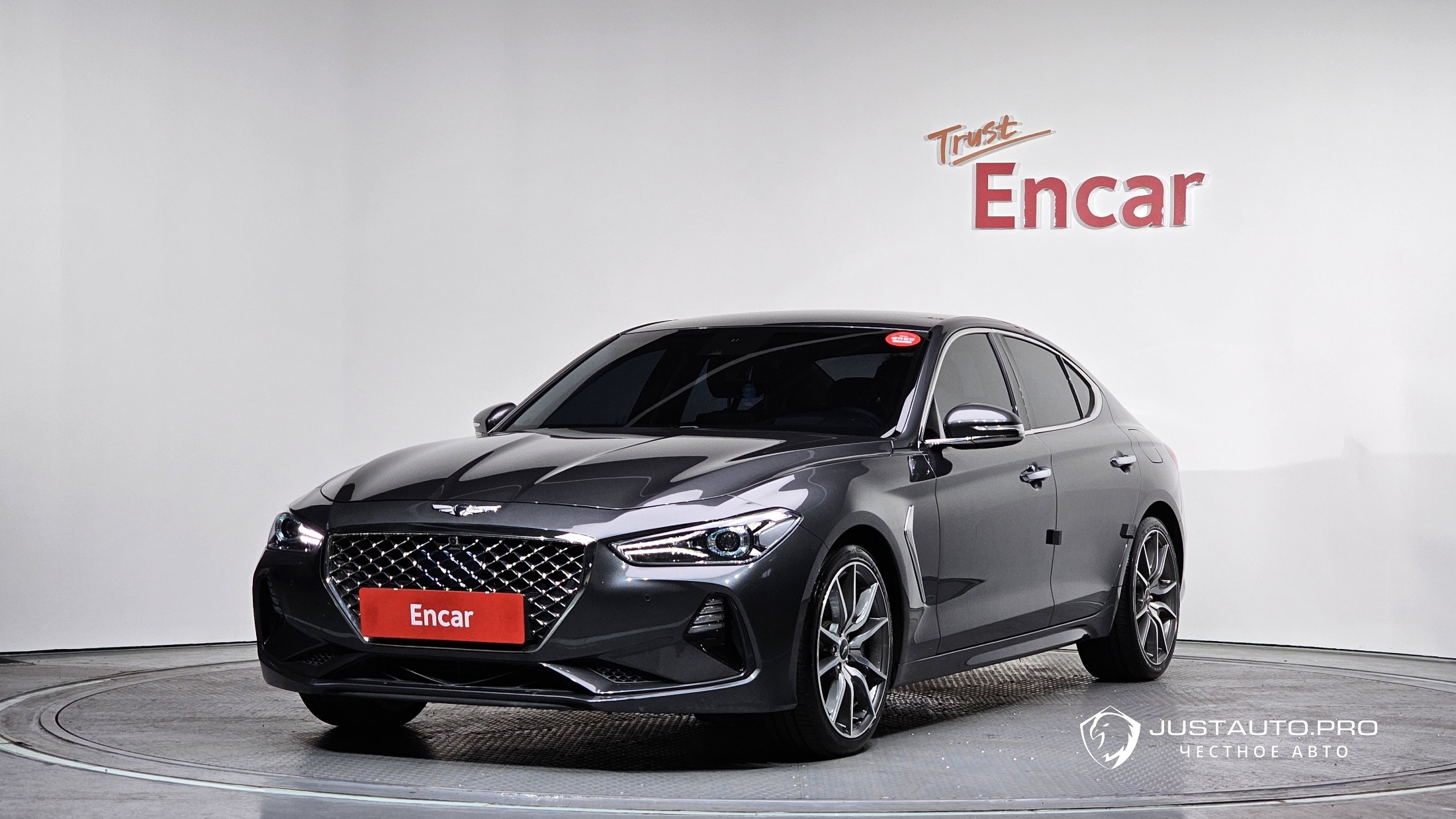 Автомобиль Genesis G70