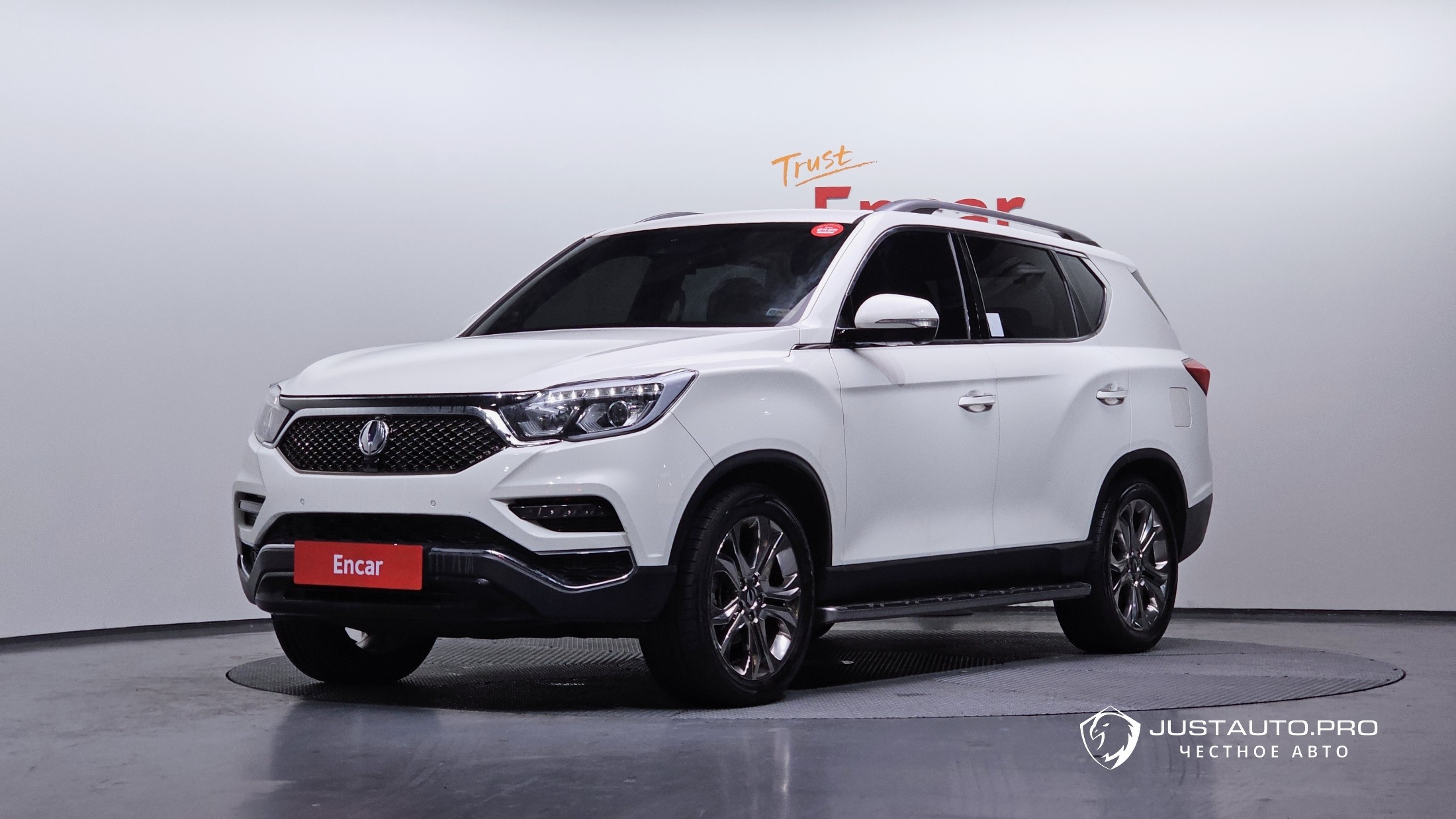 Автомобиль KG_Mobility_Ssangyong Rexton