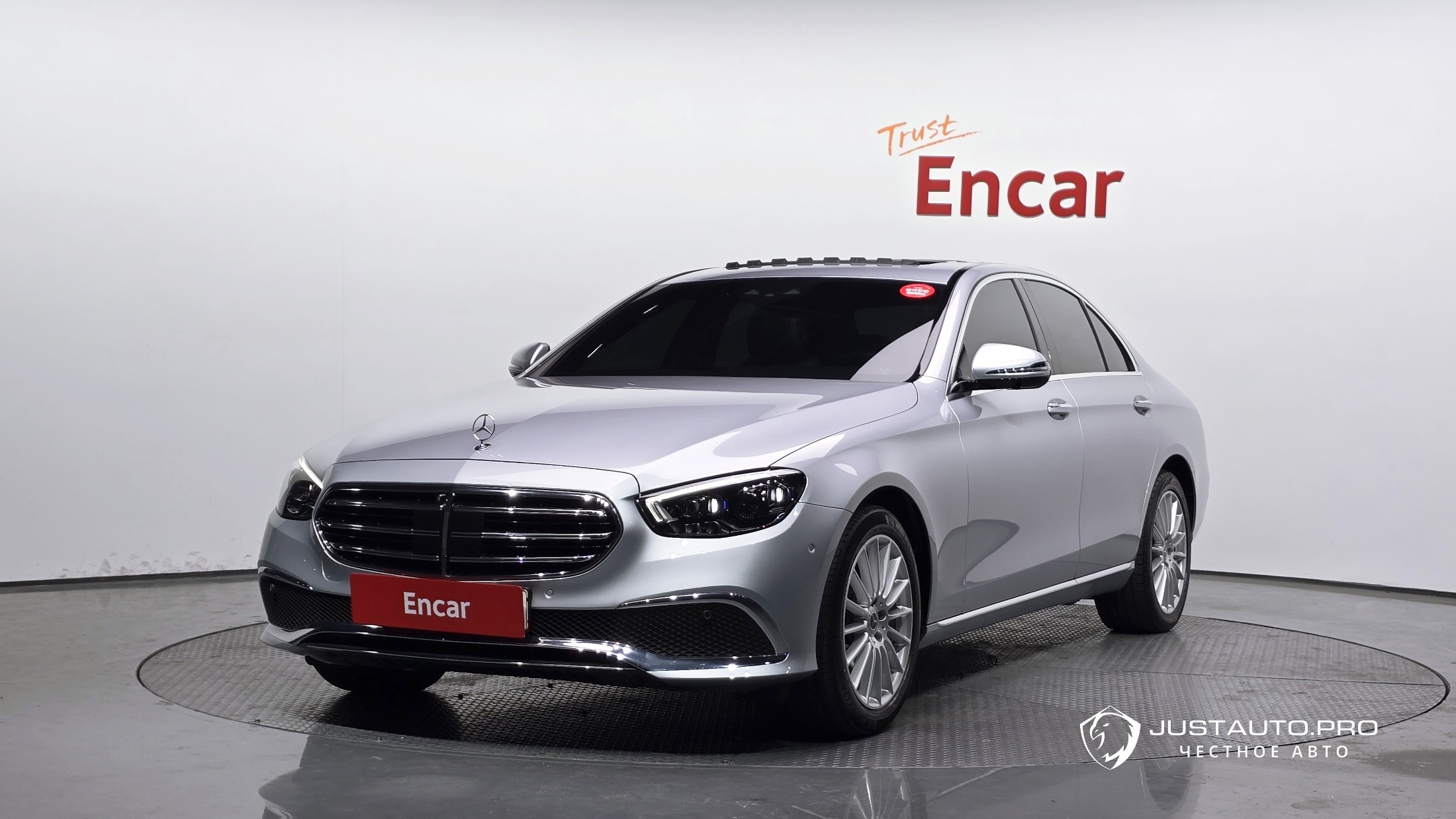 Автомобиль Mercedes-Benz E-Class