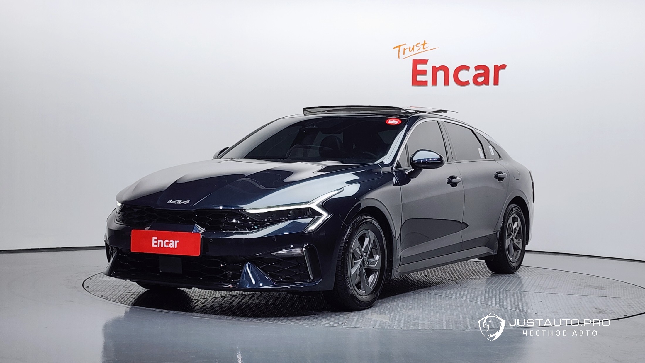 Автомобиль Kia K5