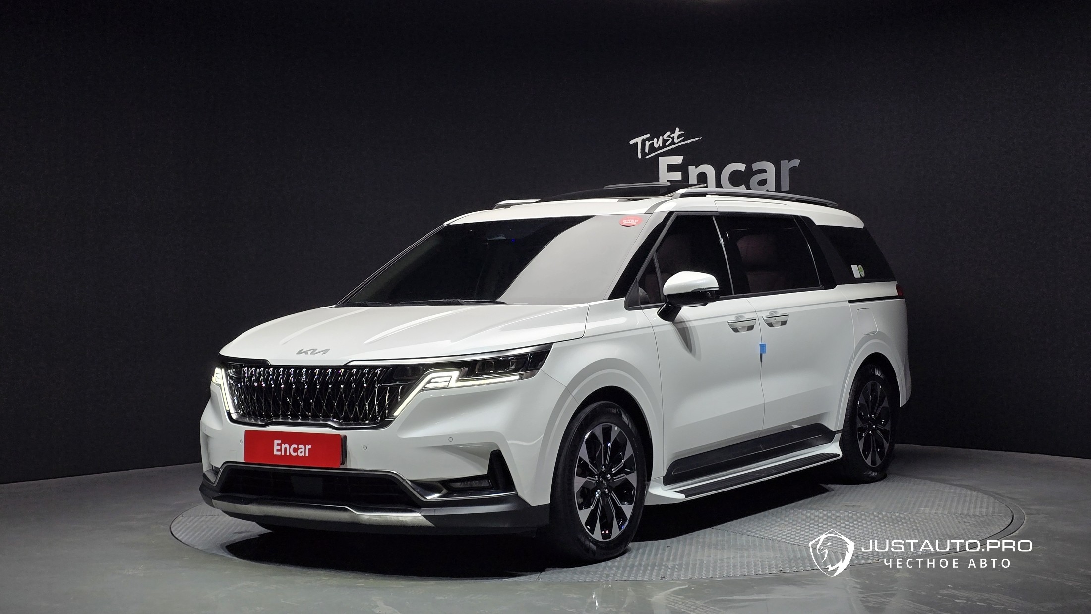 Автомобиль Kia Canival