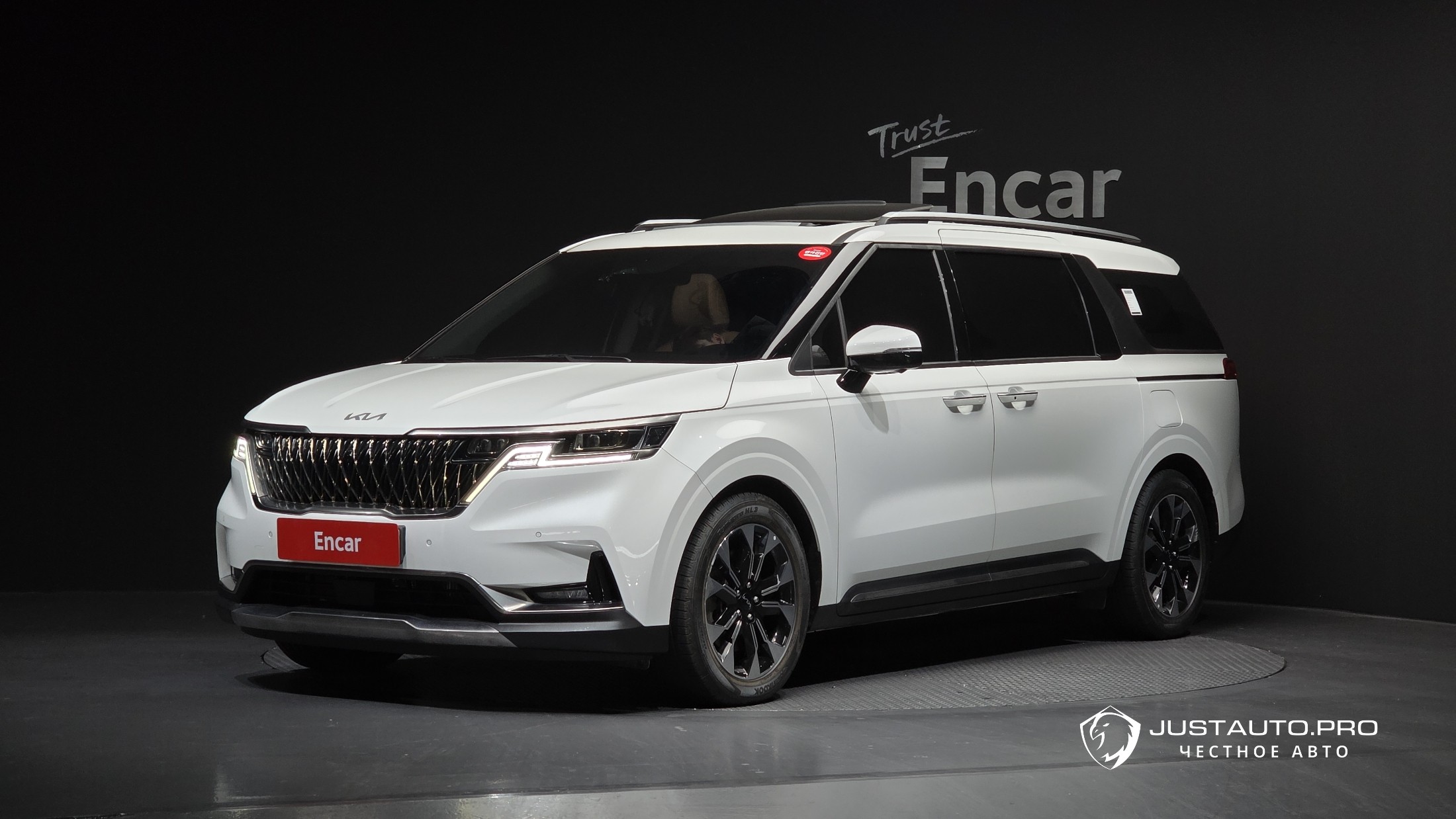 Автомобиль Kia Canival