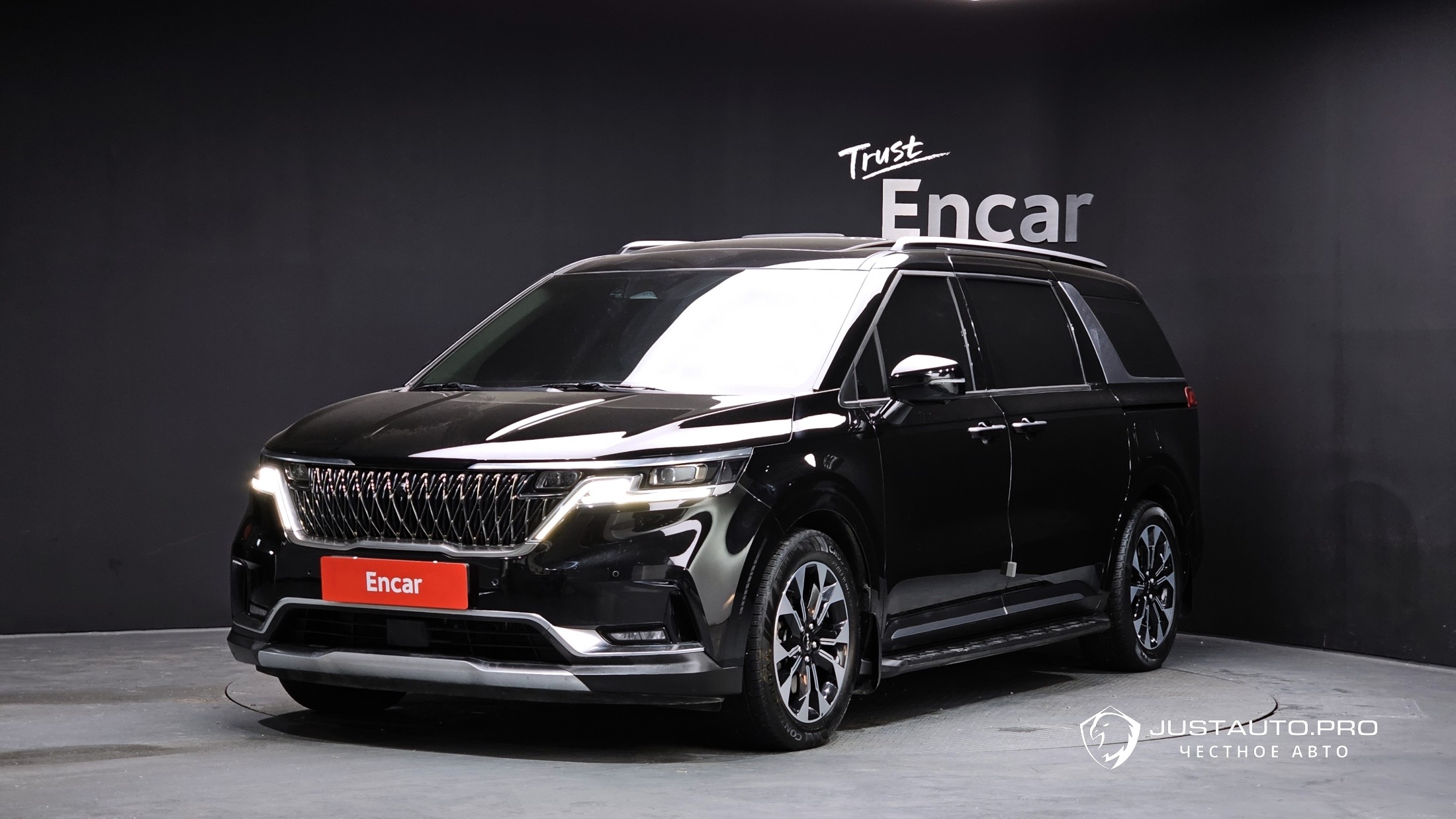 Автомобиль Kia Canival