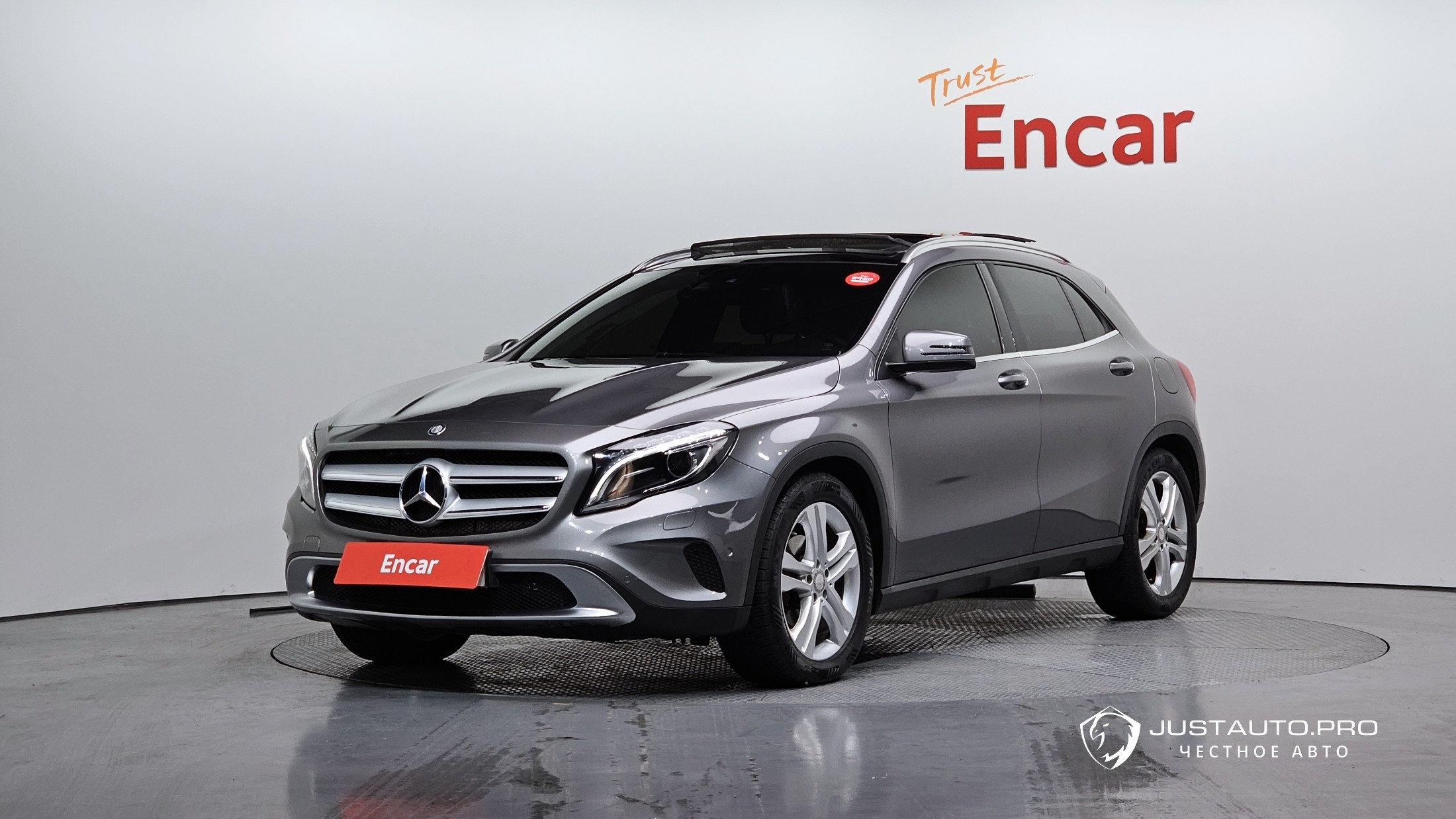 Автомобиль Mercedes-Benz GLA-Class