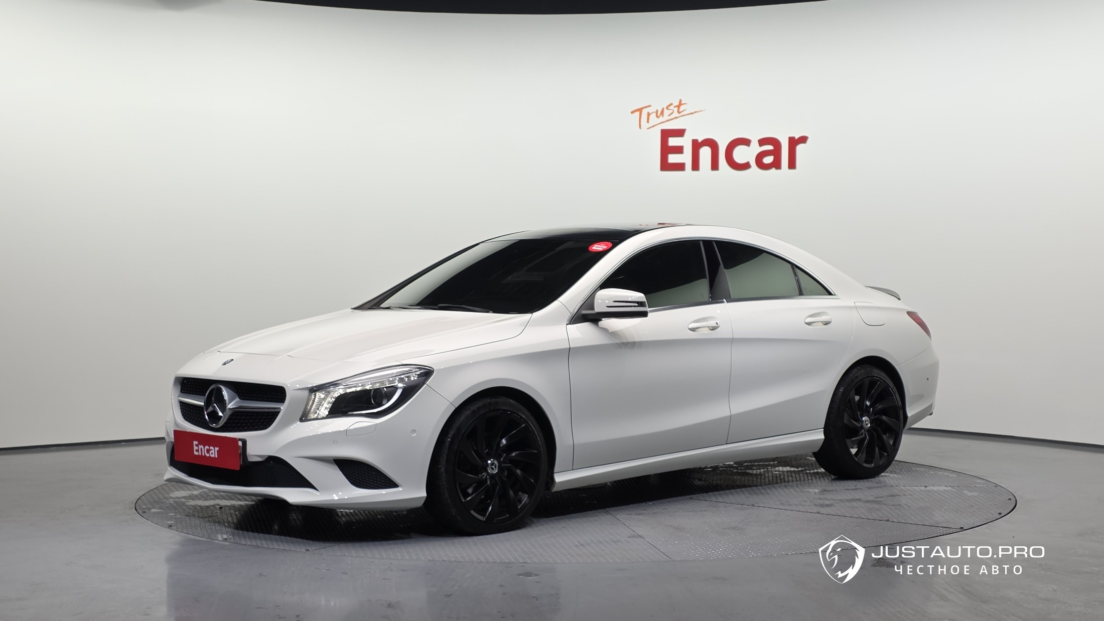 Автомобиль Mercedes-Benz CLA-Class