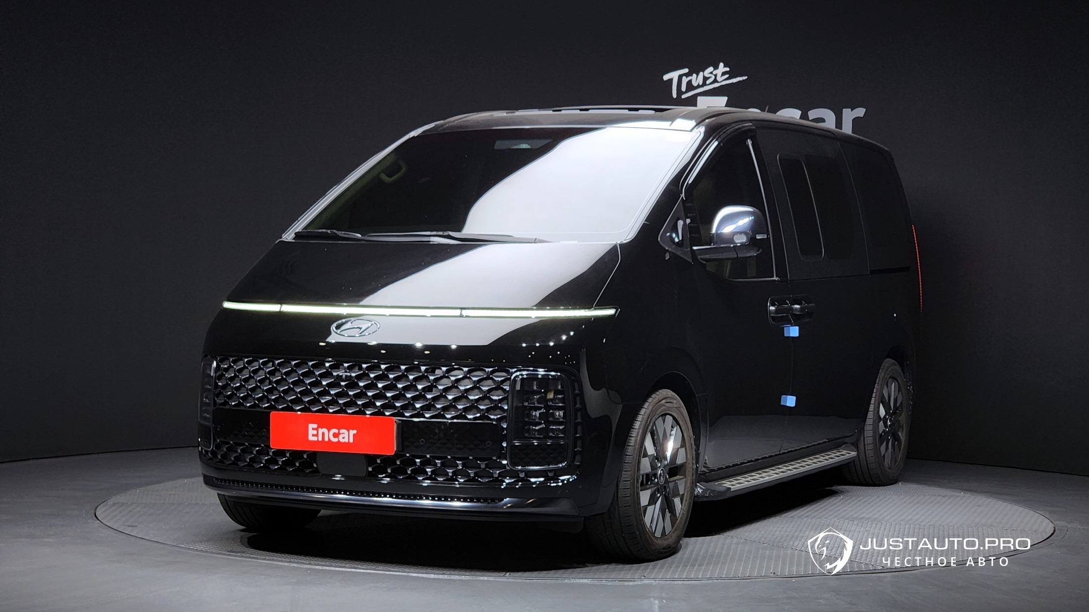 Автомобиль Hyundai Staria