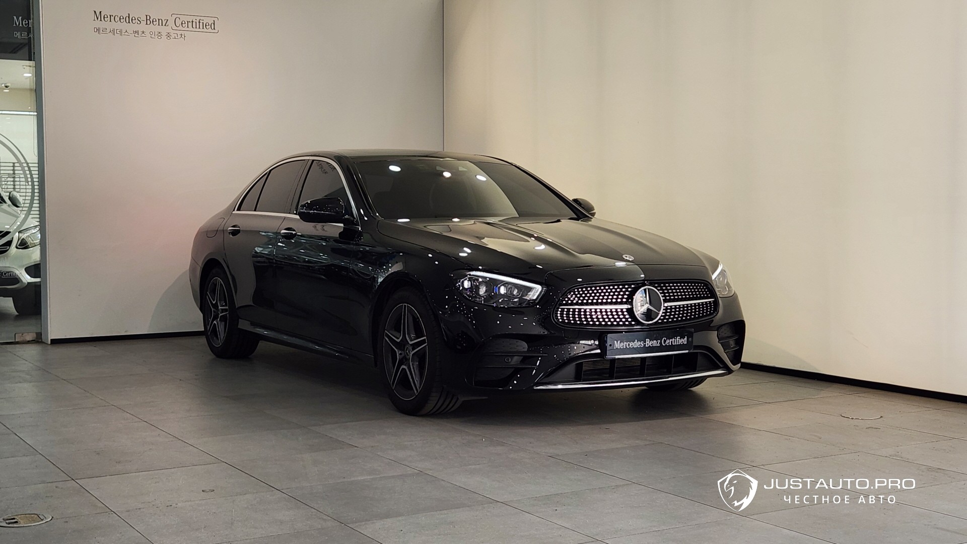 Автомобиль Mercedes-Benz E-Class