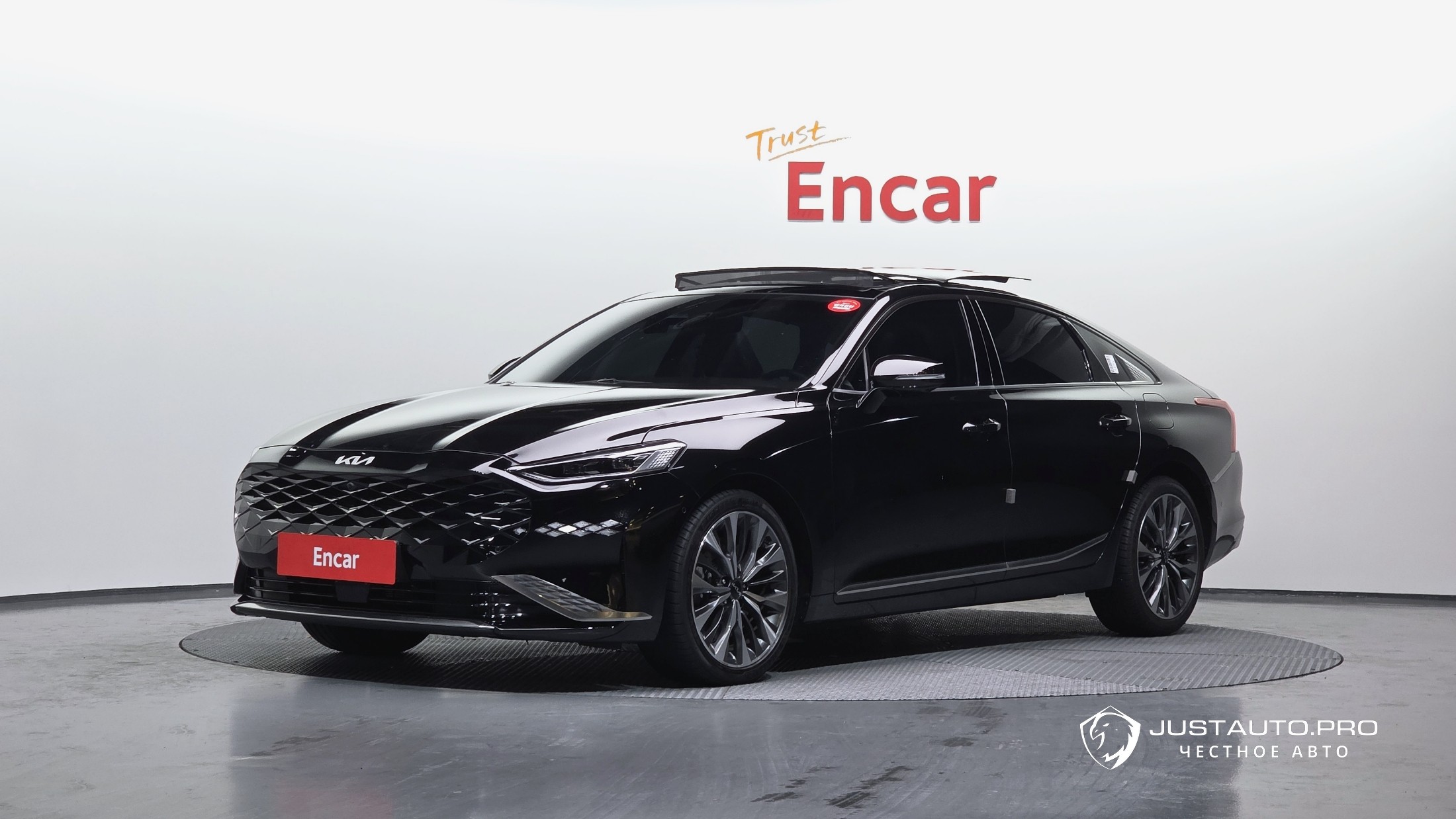 Автомобиль Kia K8