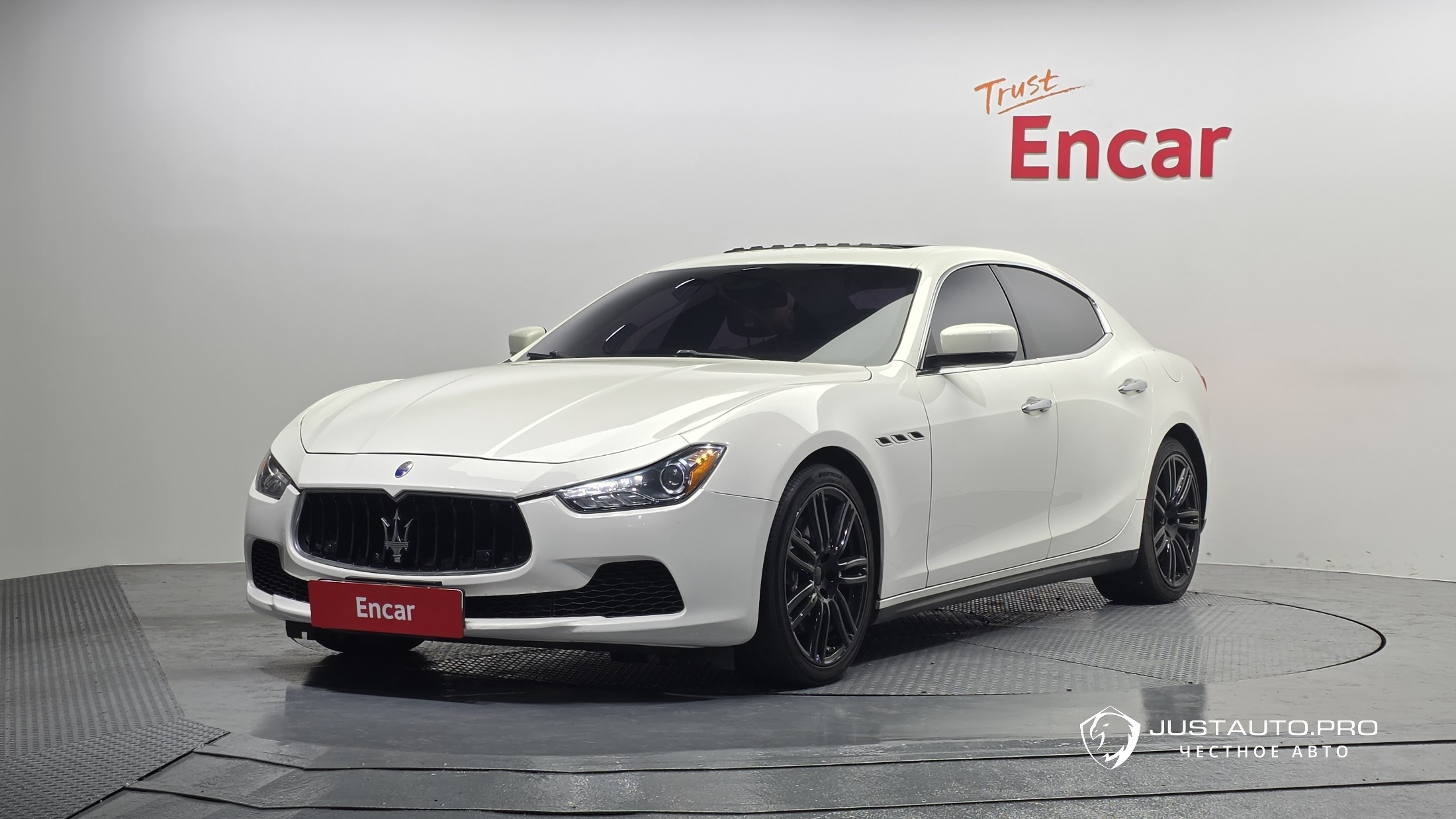 Автомобиль Maserati Ghibli