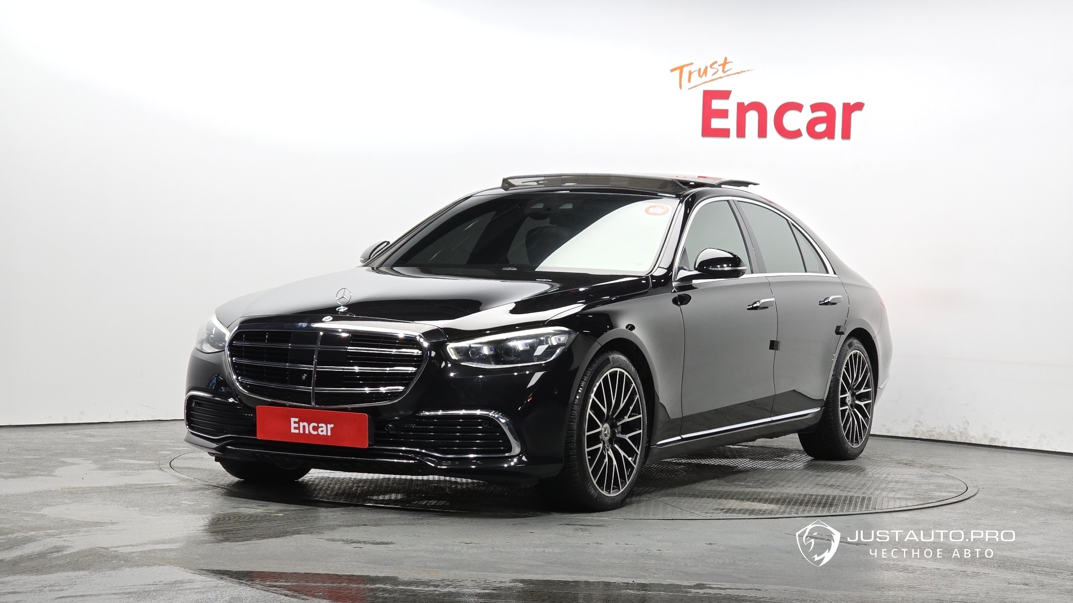 Автомобиль Mercedes-Benz S-Class