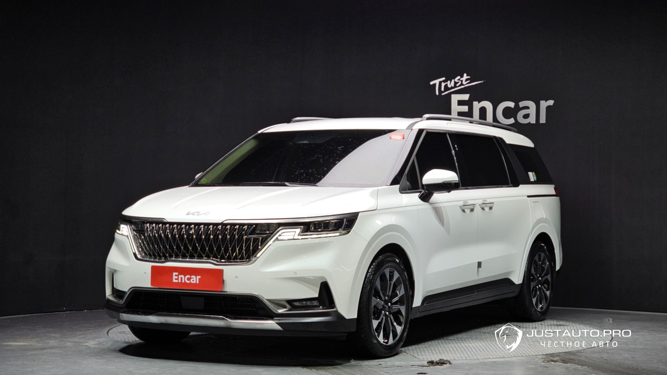 Автомобиль Kia Canival