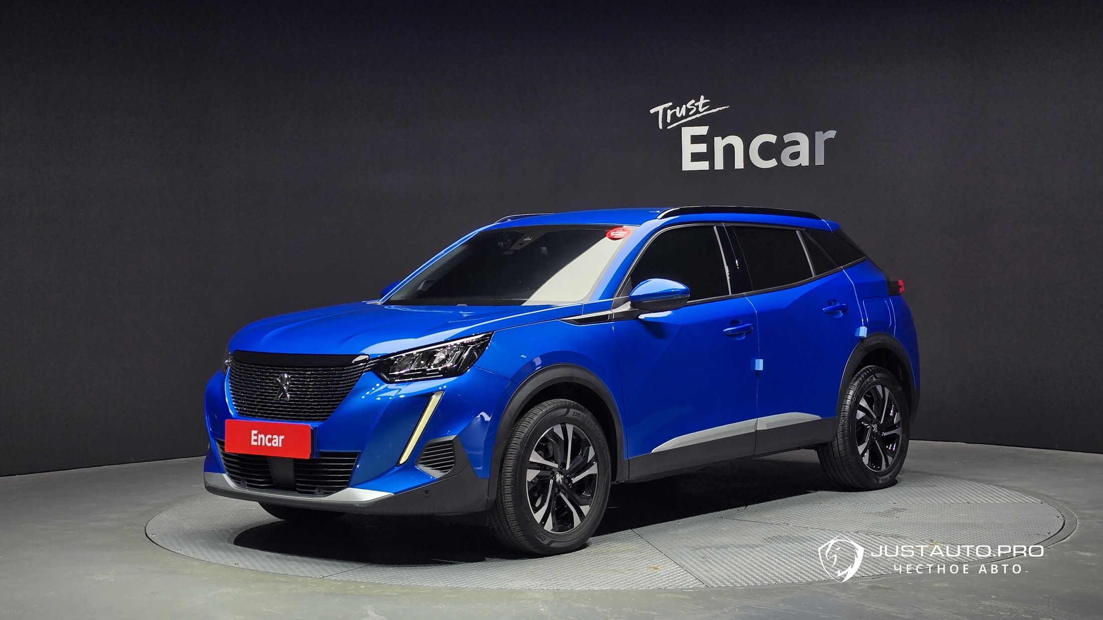 Автомобиль Peugeot 2008