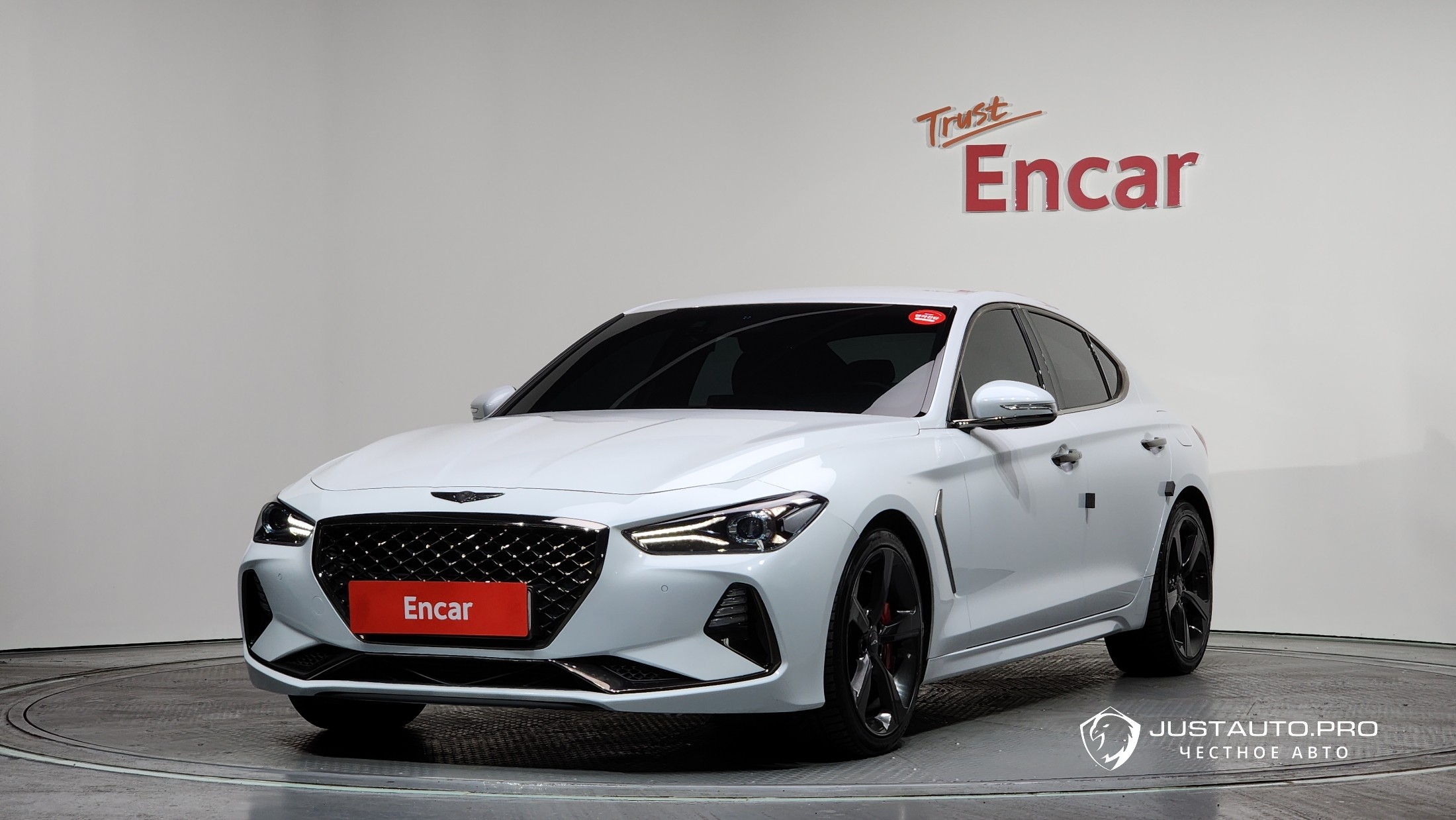 Автомобиль Genesis G70