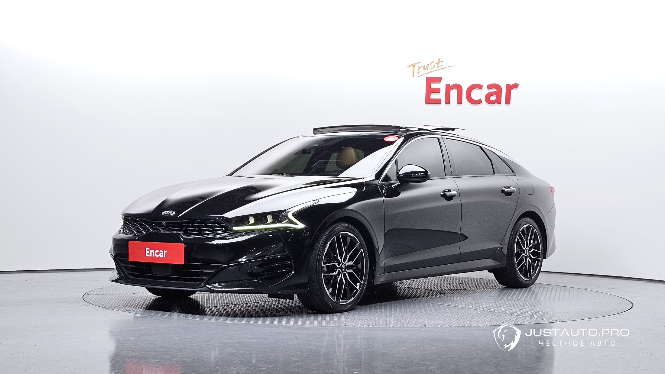 Автомобиль Kia K5