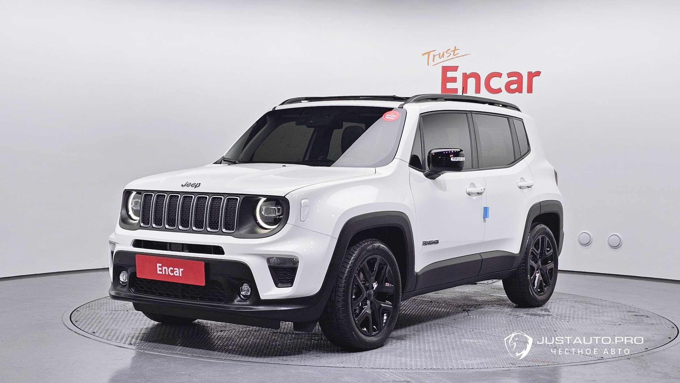 Автомобиль Jeep Renegade