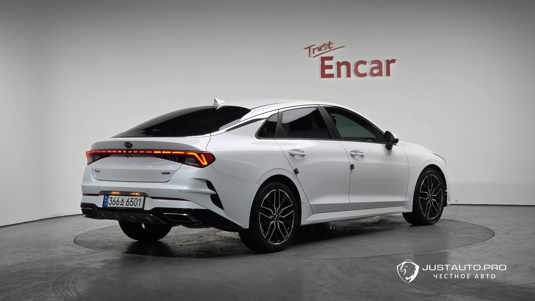 Автомобиль Kia K5