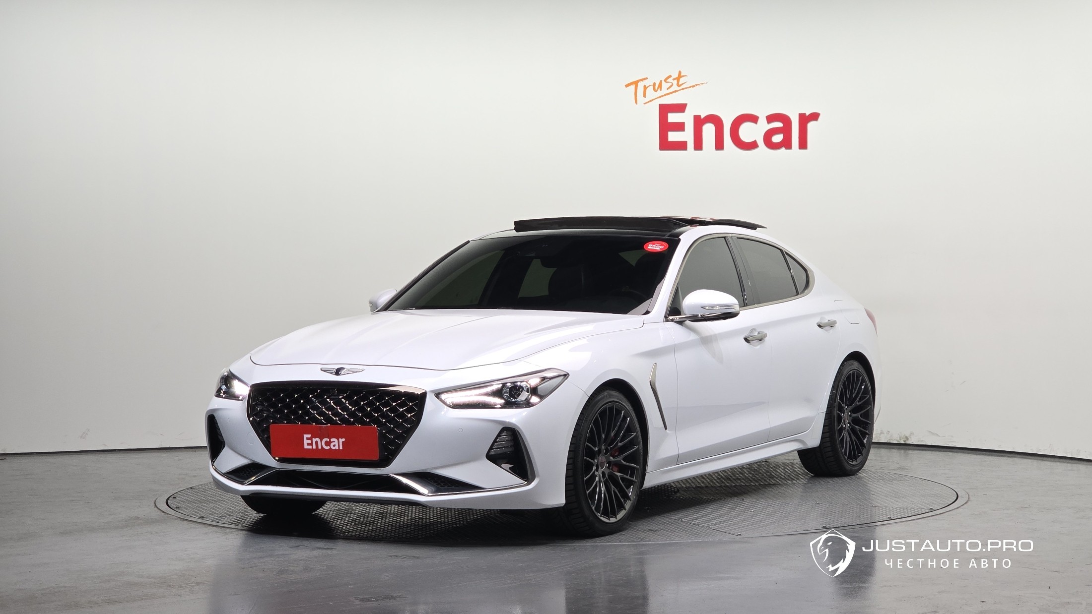 Автомобиль Genesis G70