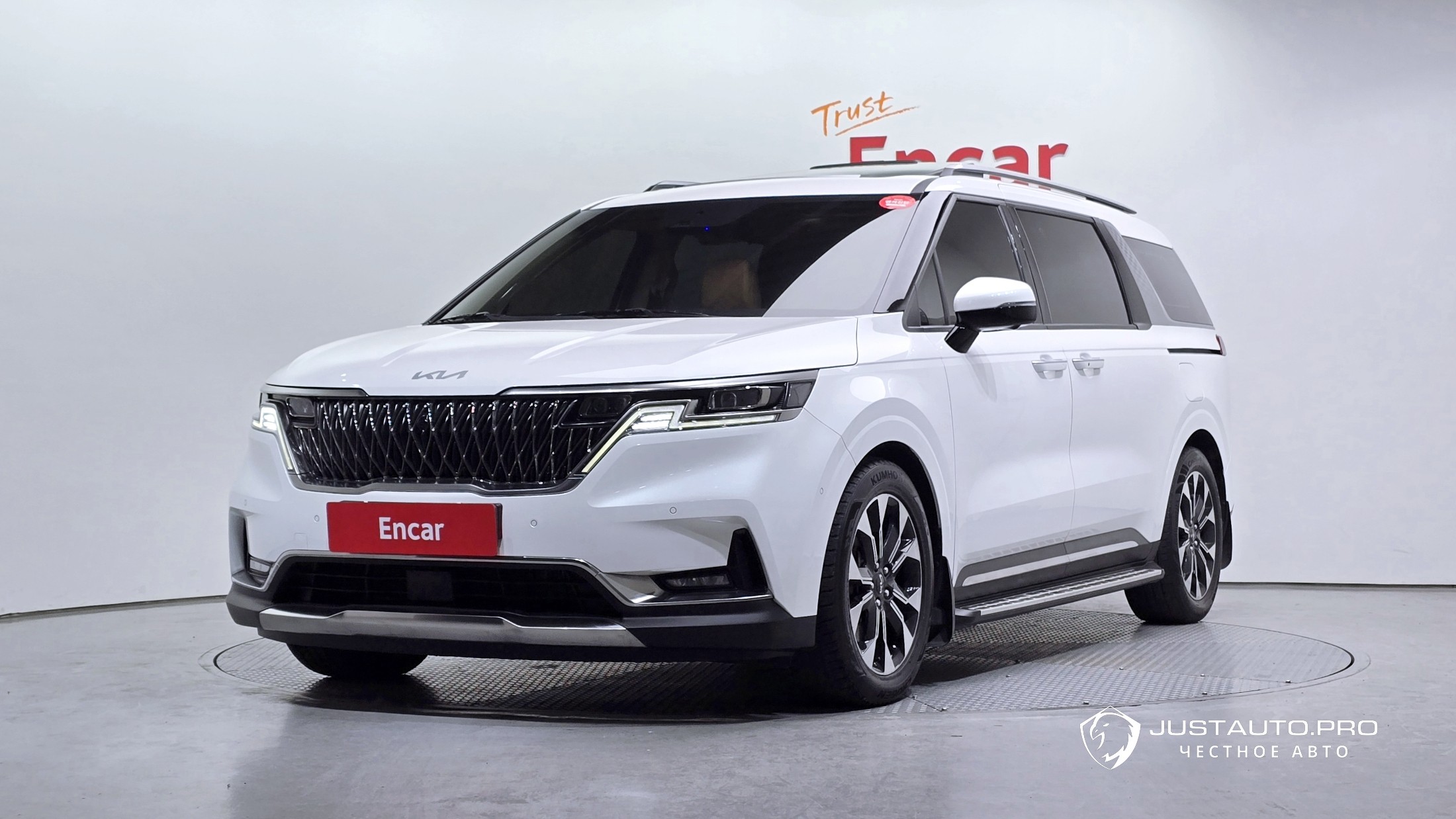 Автомобиль Kia Canival