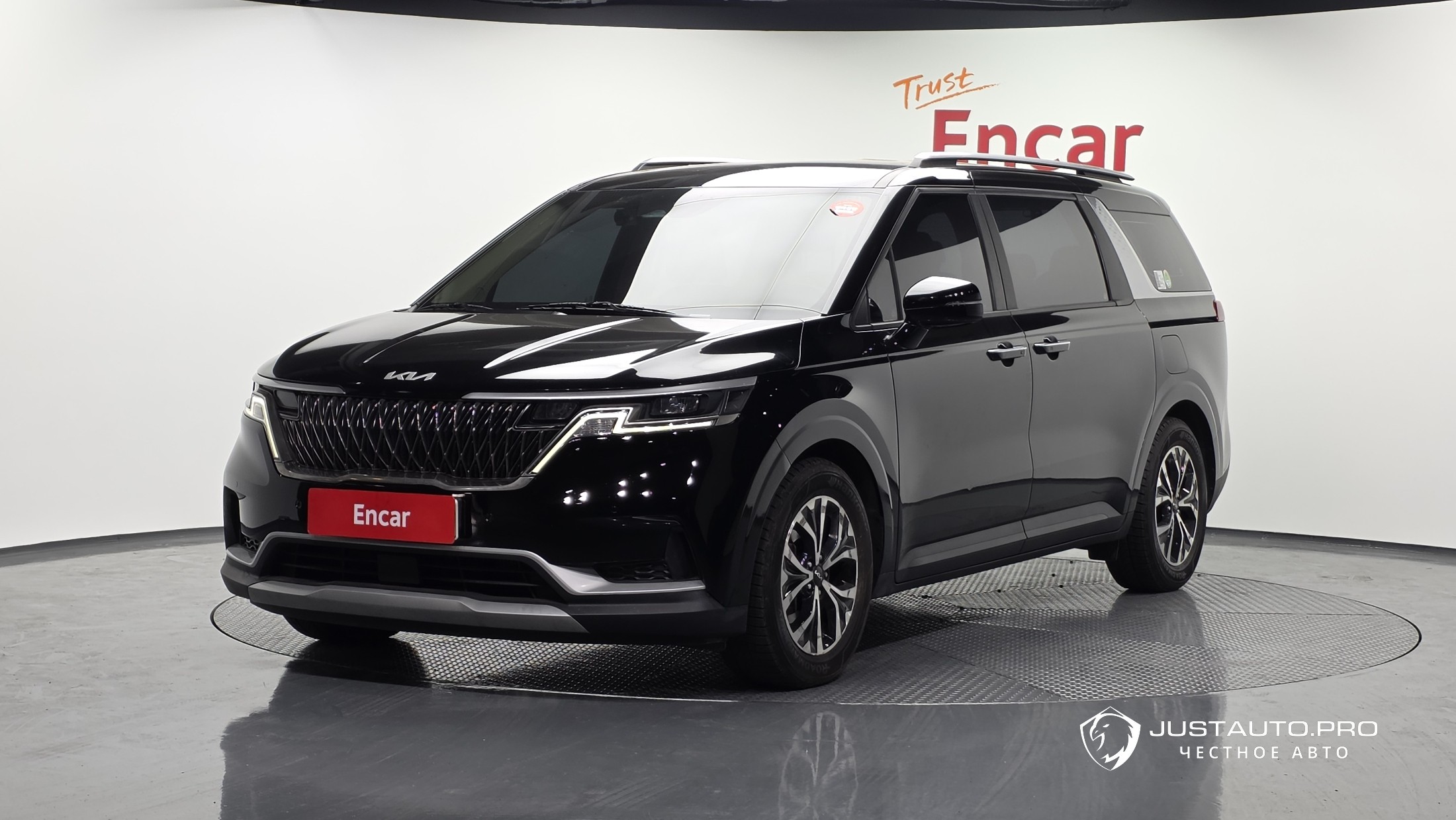 Автомобиль Kia Canival