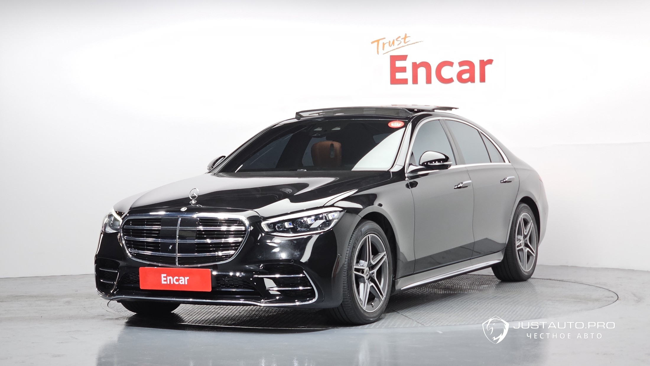 Автомобиль Mercedes-Benz S-Class