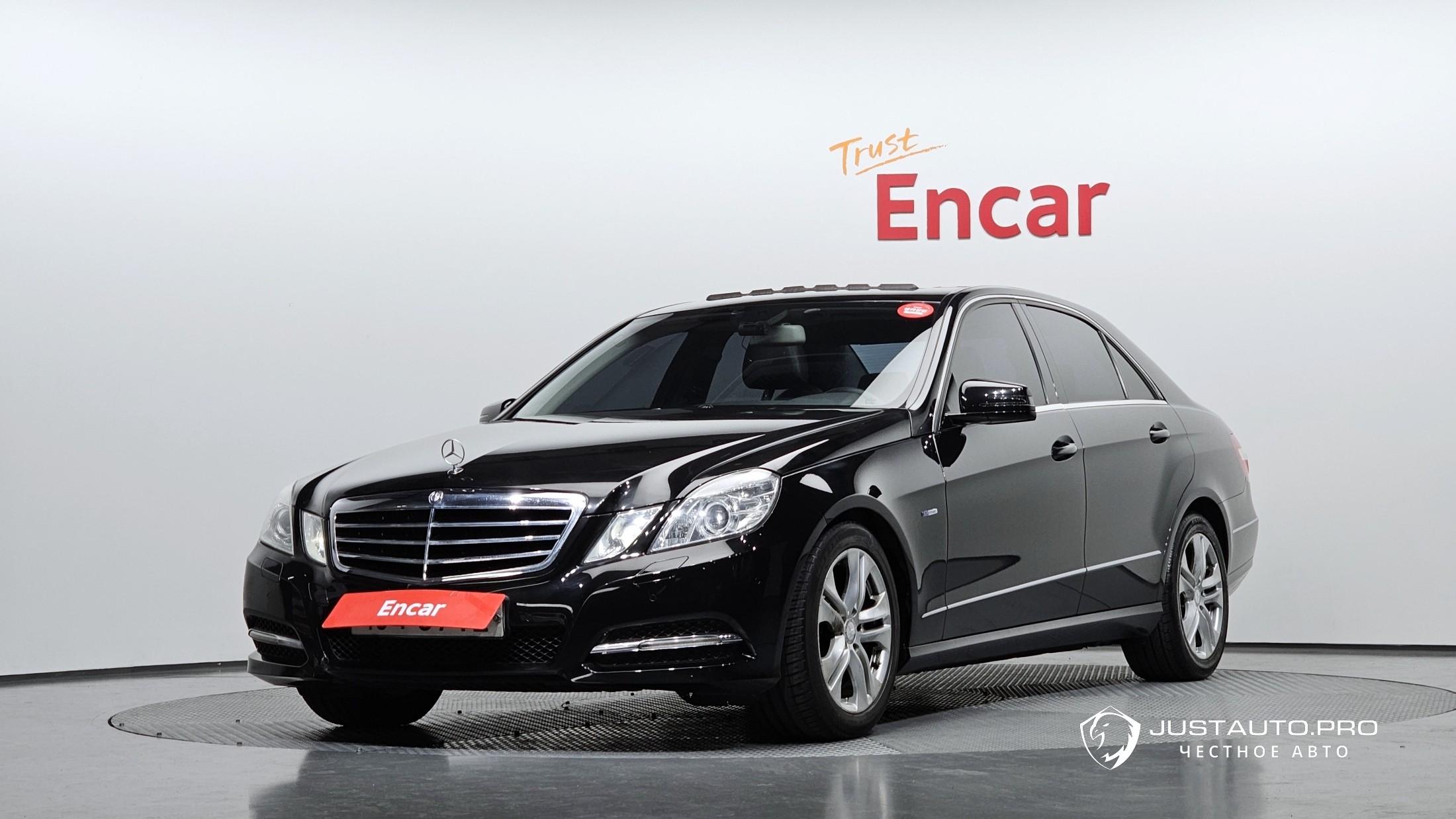 Автомобиль Mercedes-Benz E-Class