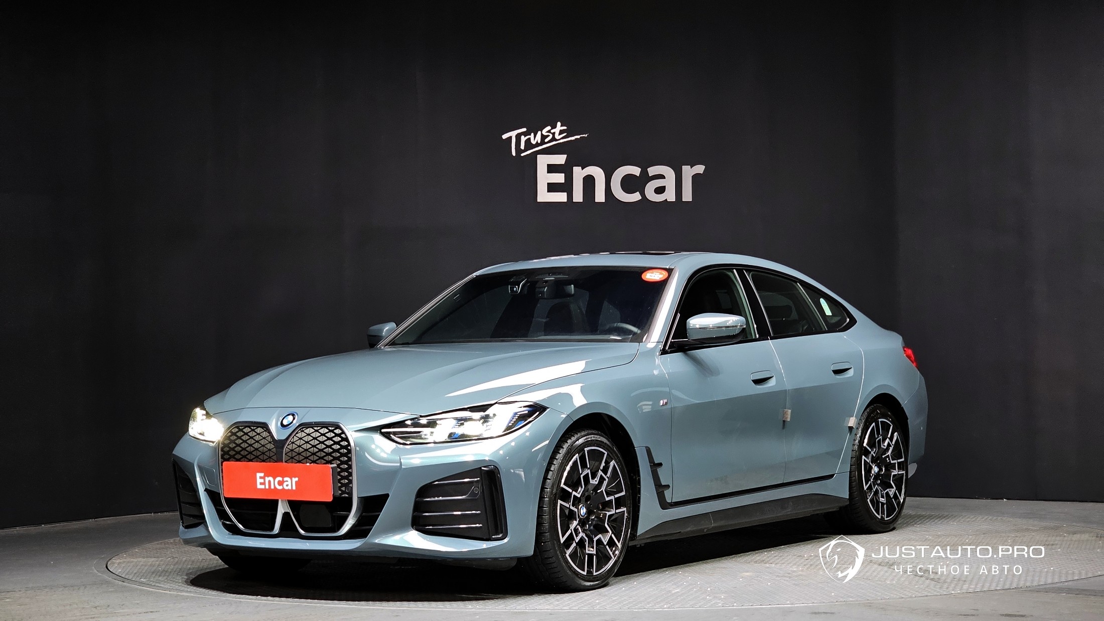 Автомобиль BMW i4