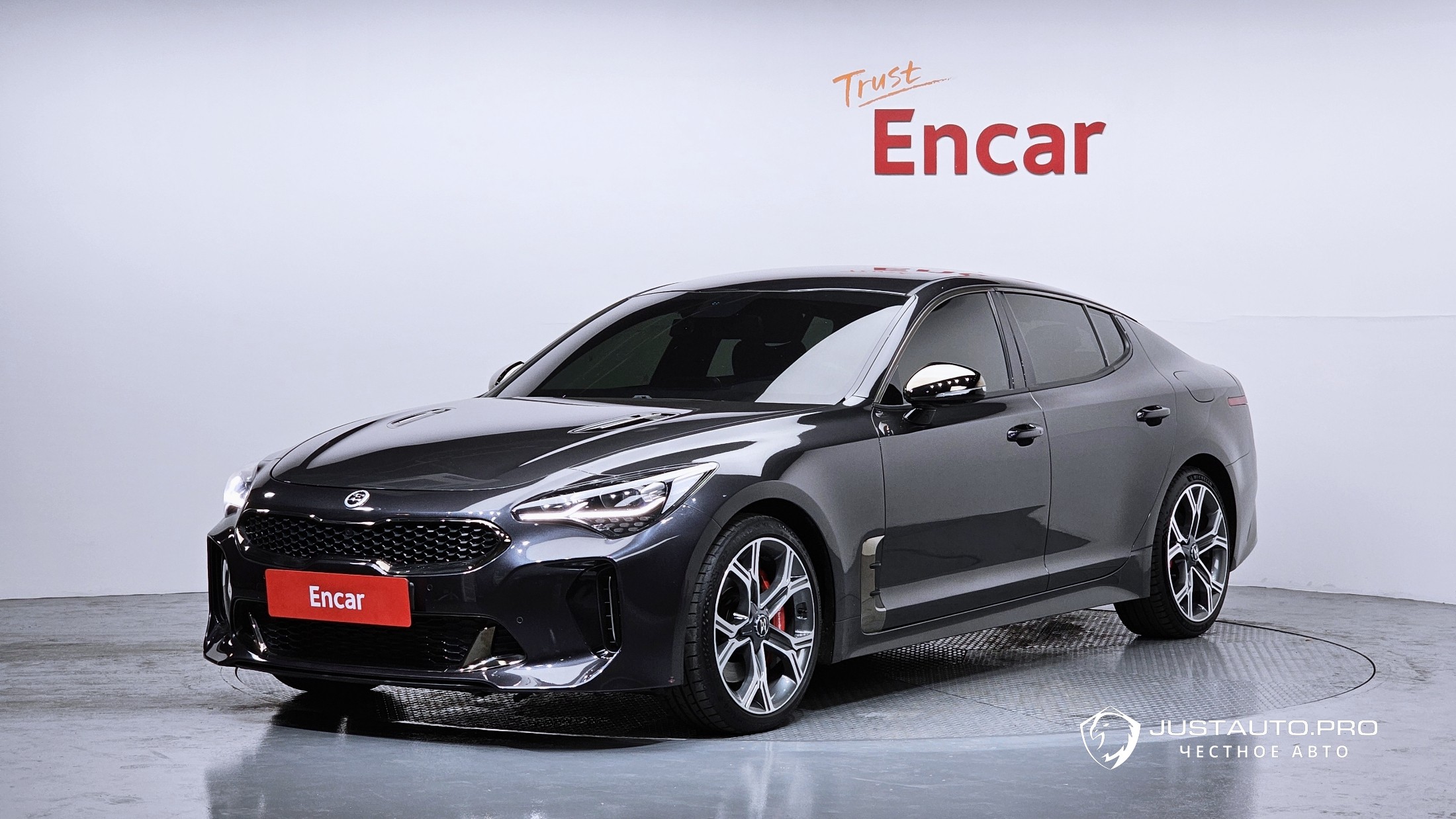 Автомобиль Kia Stinger