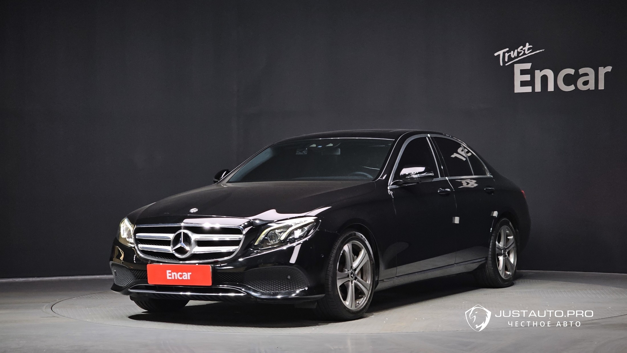 Автомобиль Mercedes-Benz E-Class