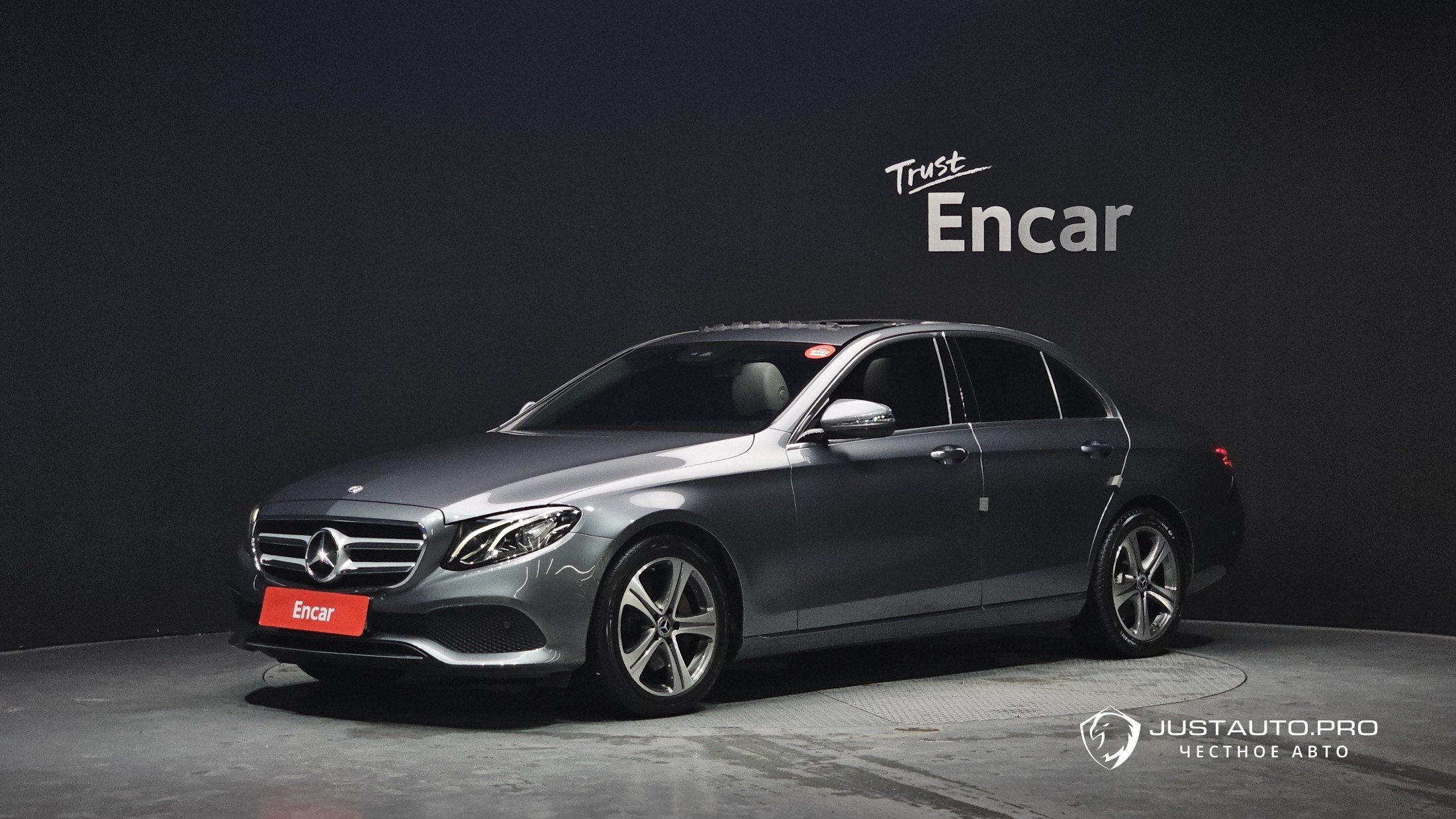 Автомобиль Mercedes-Benz E-Class