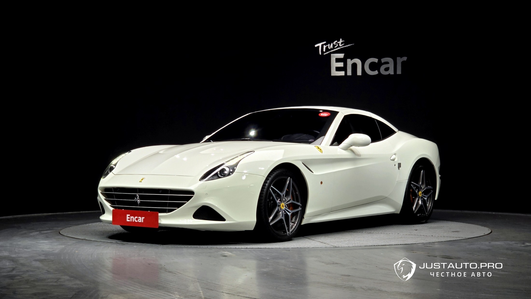 Автомобиль Ferrari California