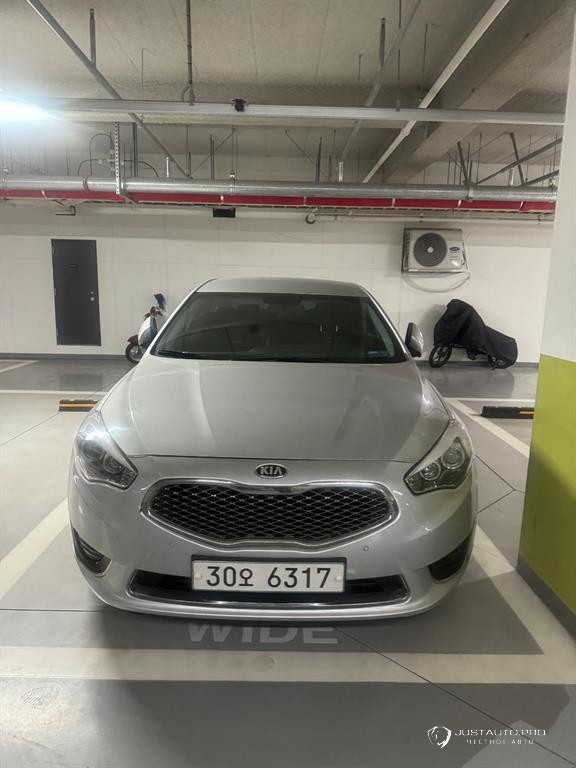 Автомобиль Kia K7