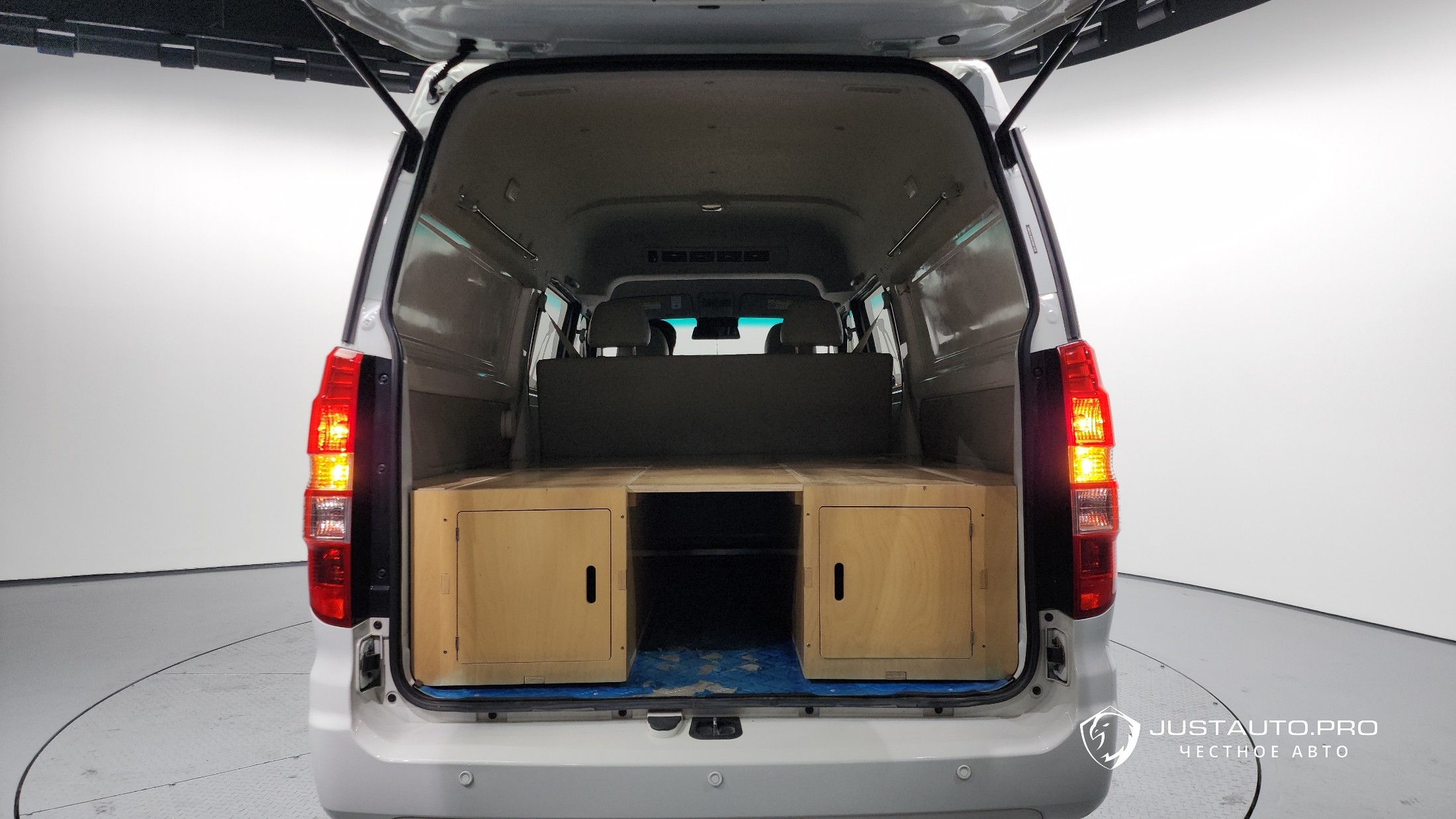 Автомобиль Xin yuan ET Van