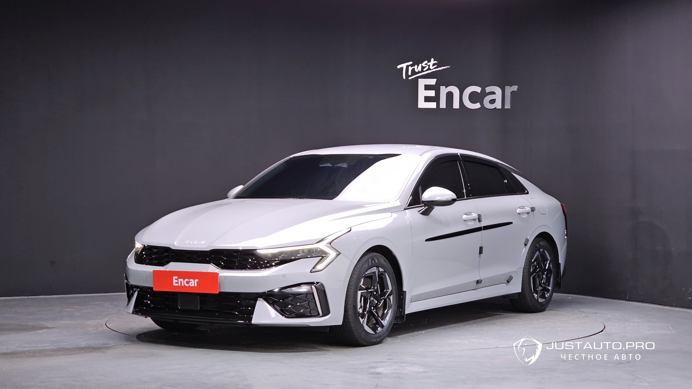 Автомобиль Kia K5