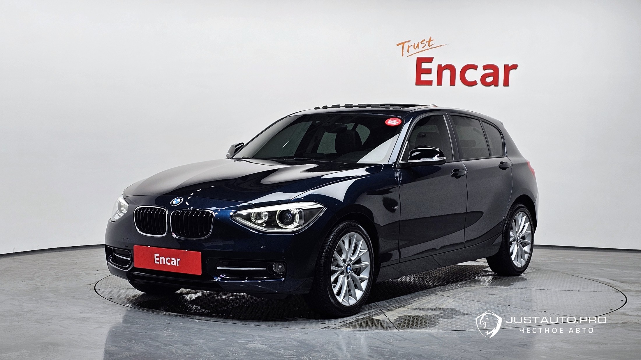 Автомобиль BMW 1-Series