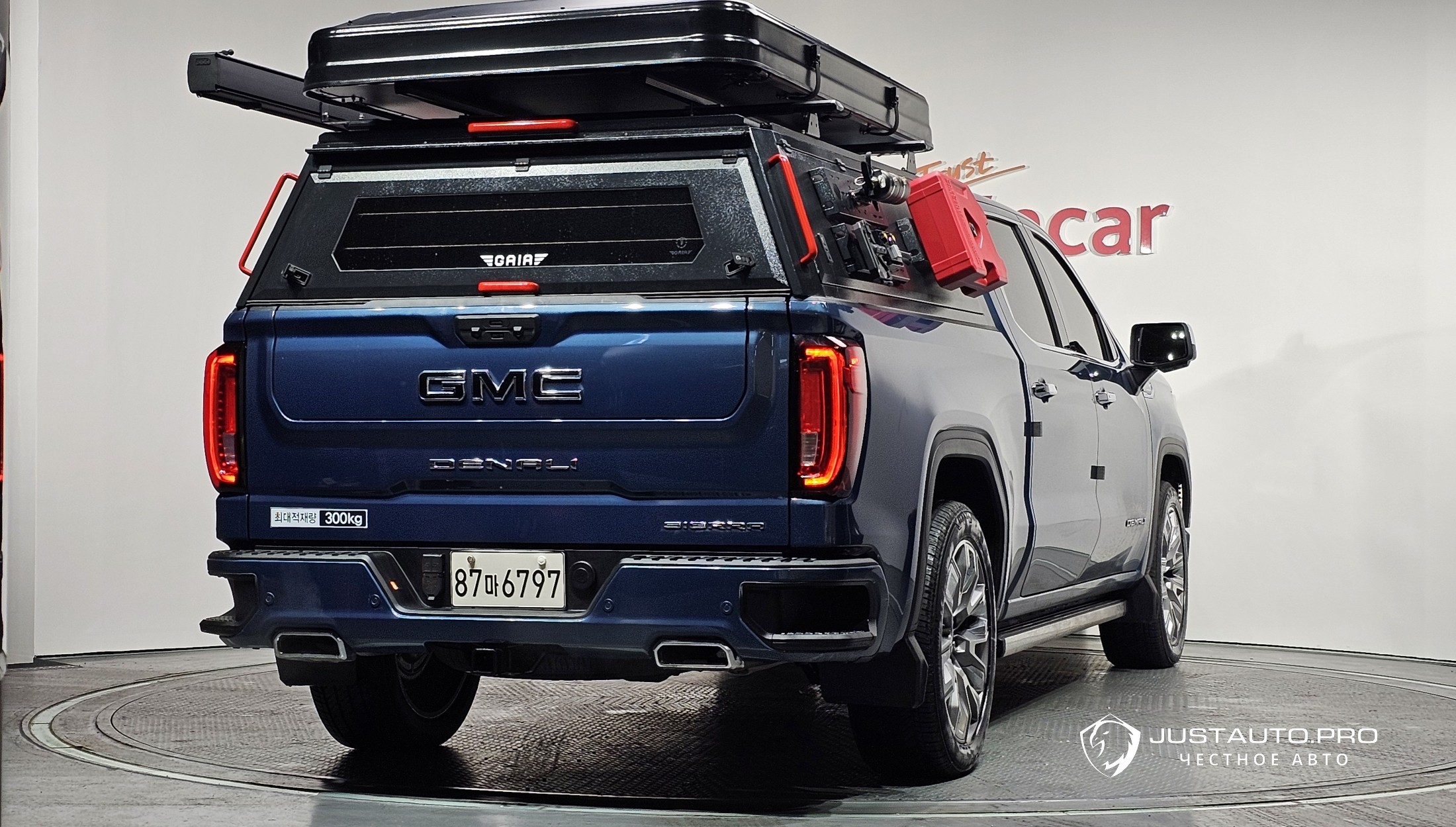 Автомобиль GMC Sierra