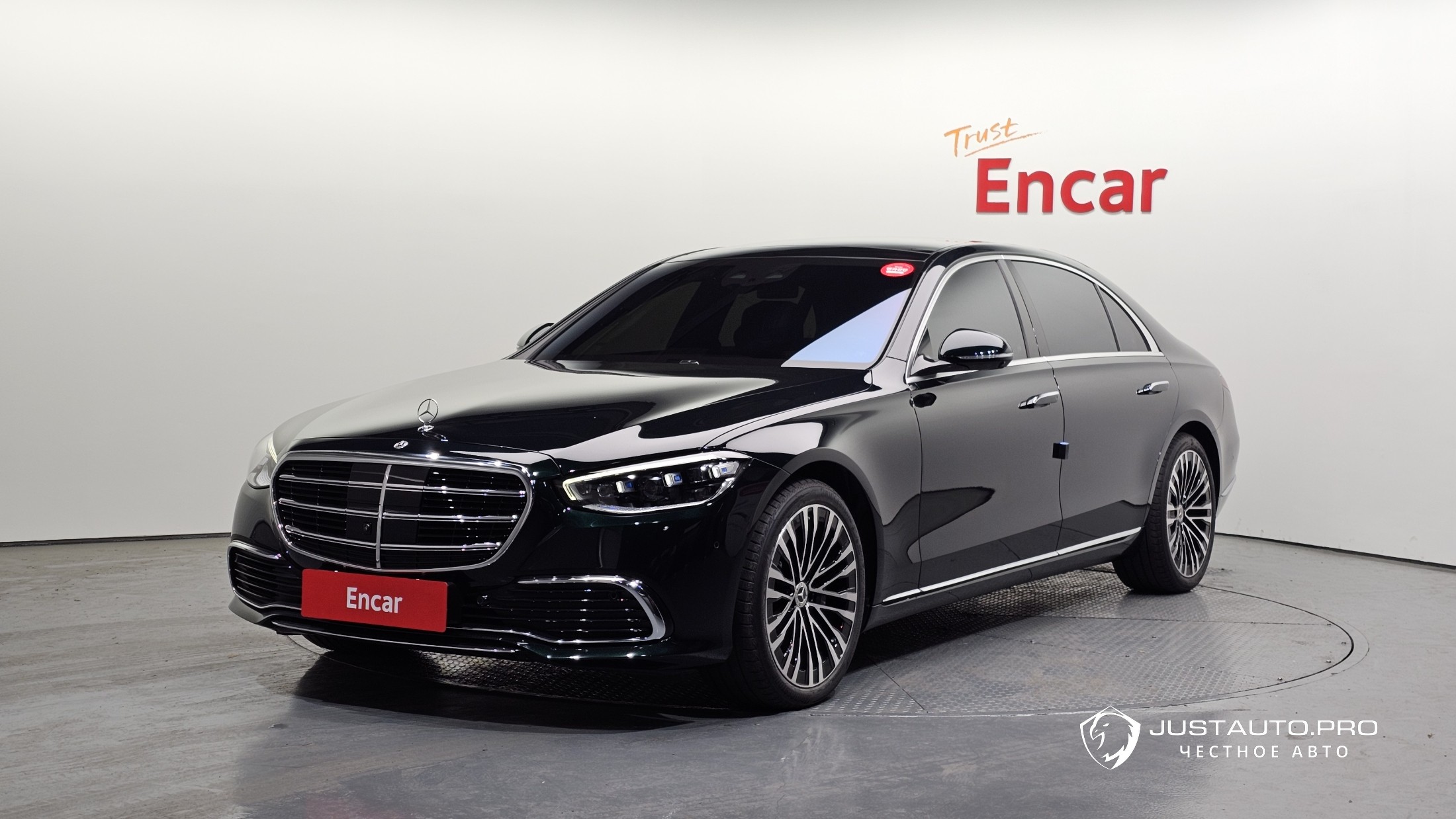 Автомобиль Mercedes-Benz S-Class