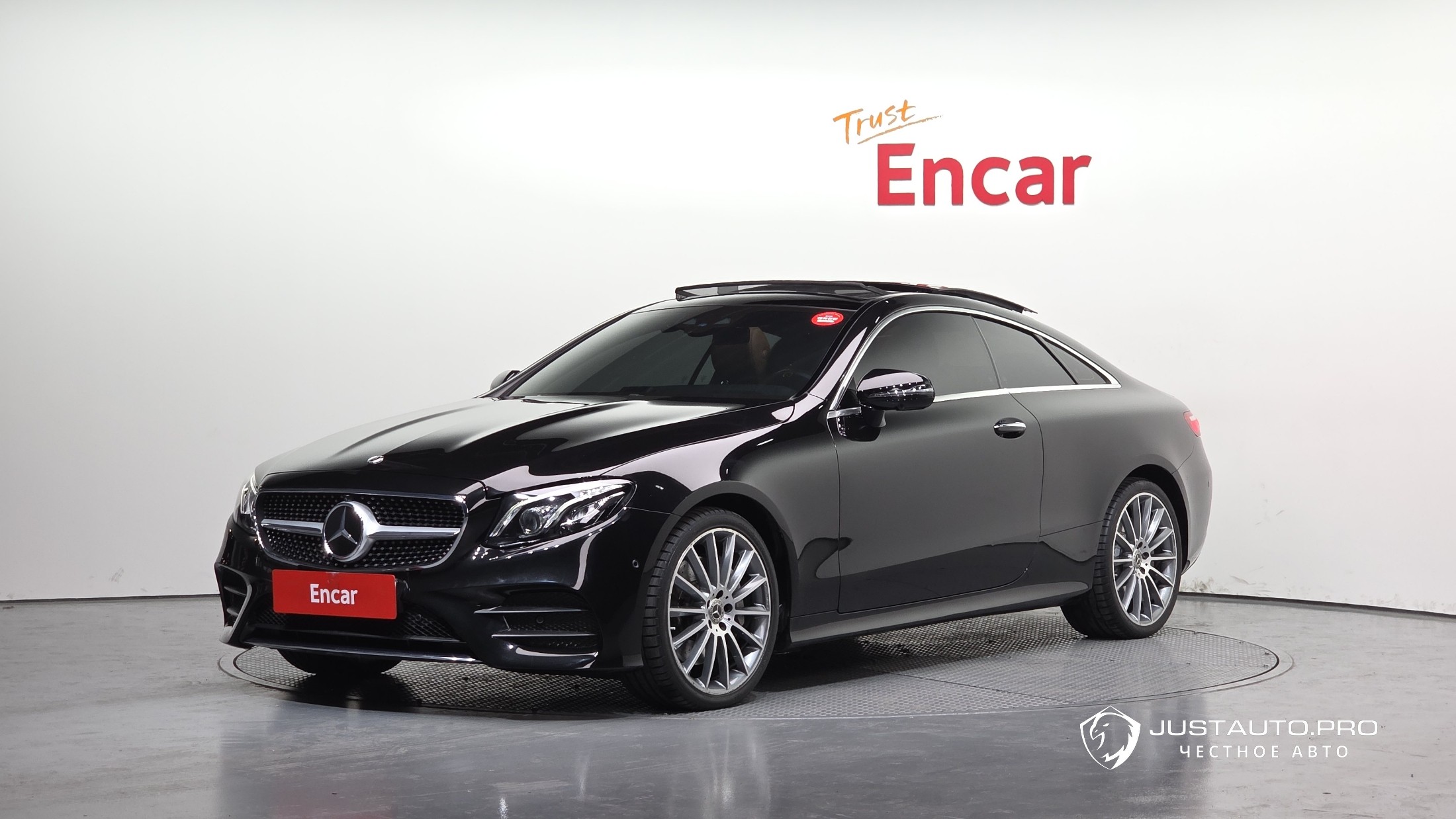 Автомобиль Mercedes-Benz E-Class