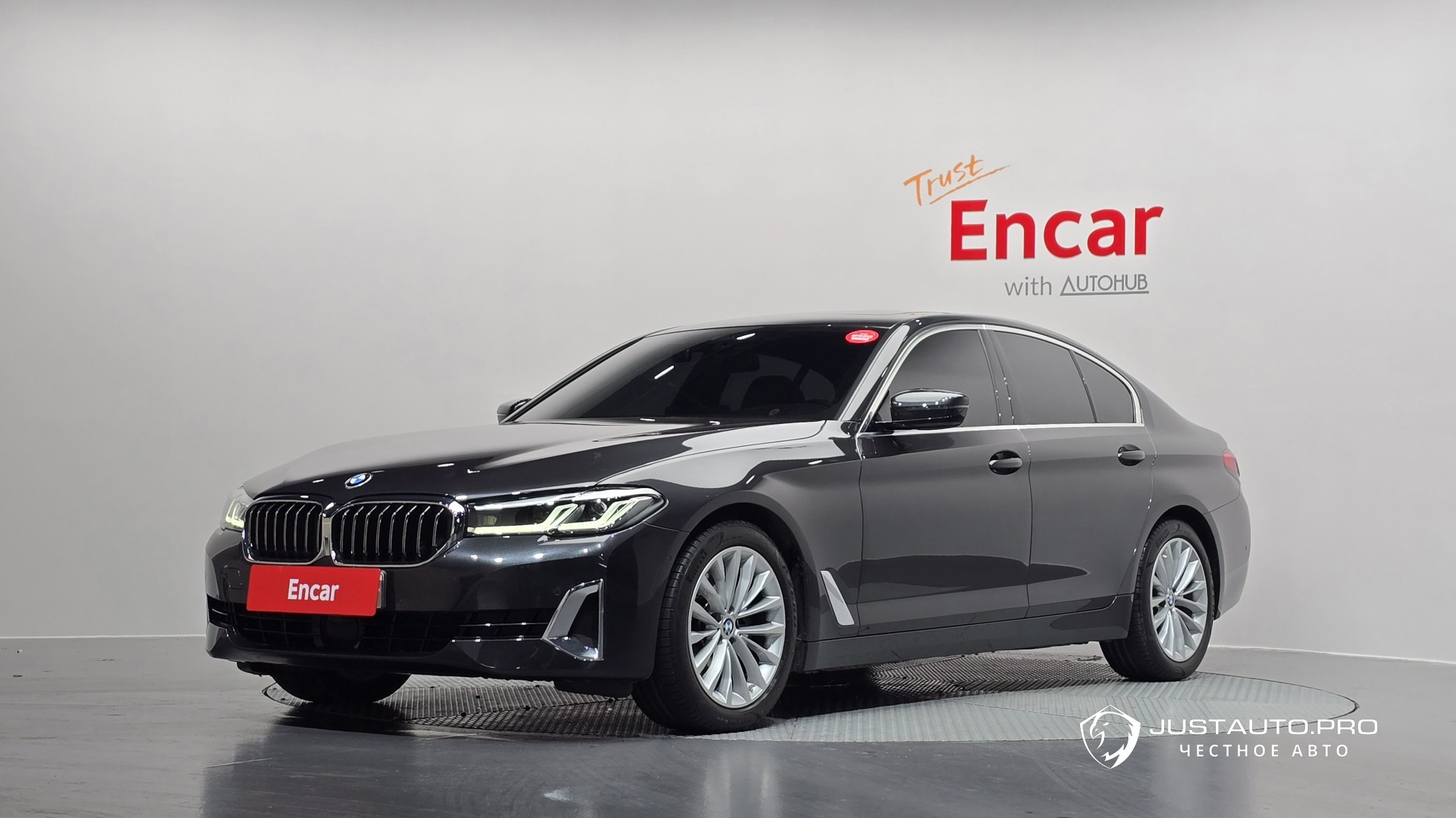 Автомобиль BMW 5-Series